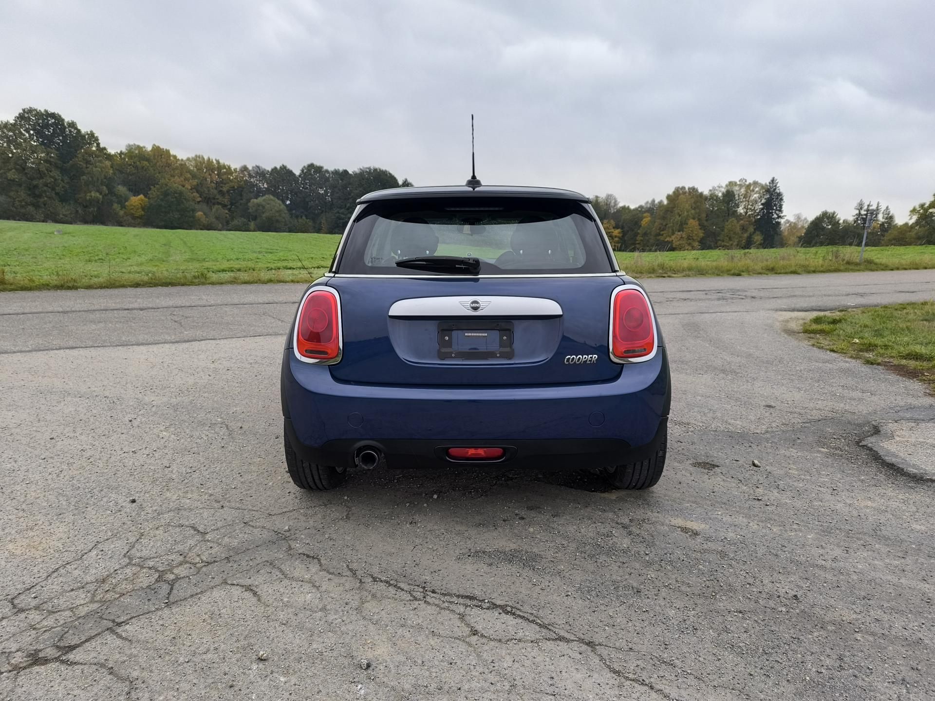 Mini Cooper, 1.5  DOLOŽENÉ KM,SERVISKA - fotka 6