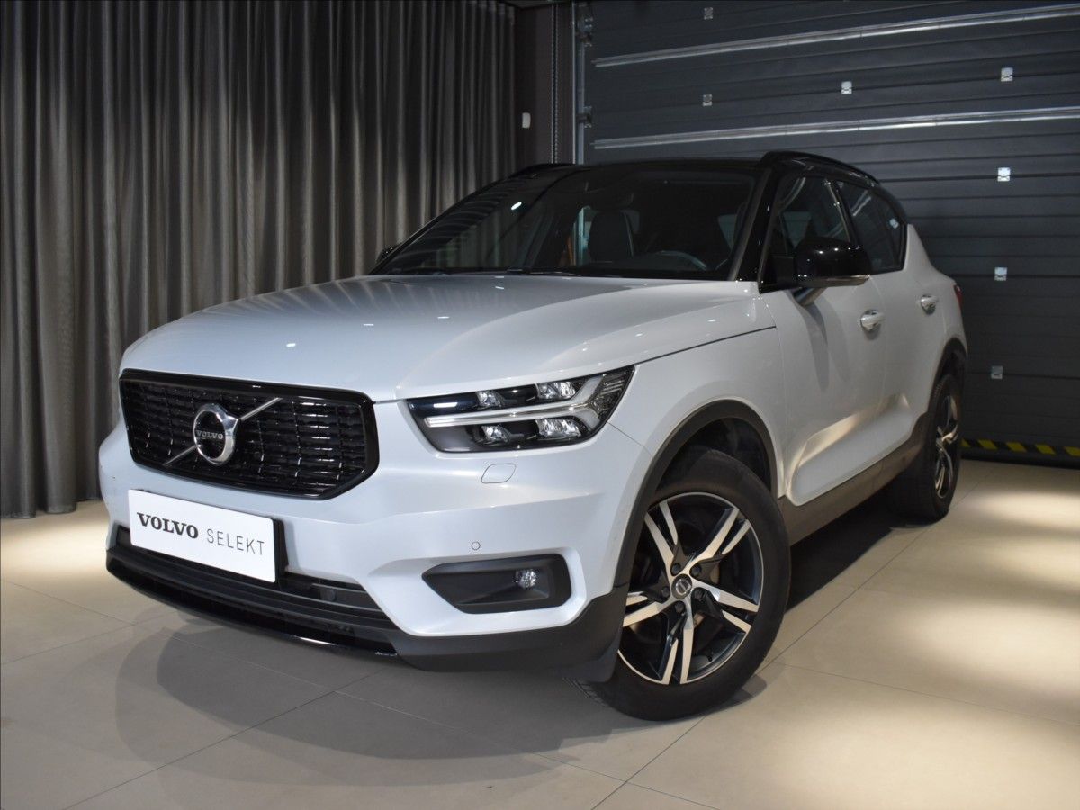 Volvo XC40, 2,0 B4 R-desing bezklíč,adapt