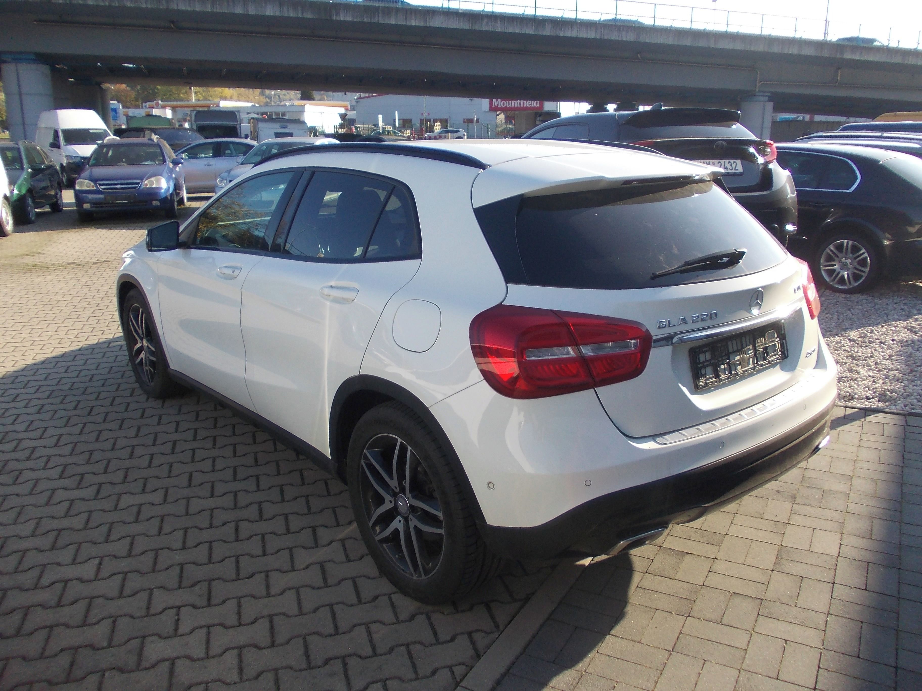Mercedes-Benz GLA, 220 CDI 4MATIC - fotka 4