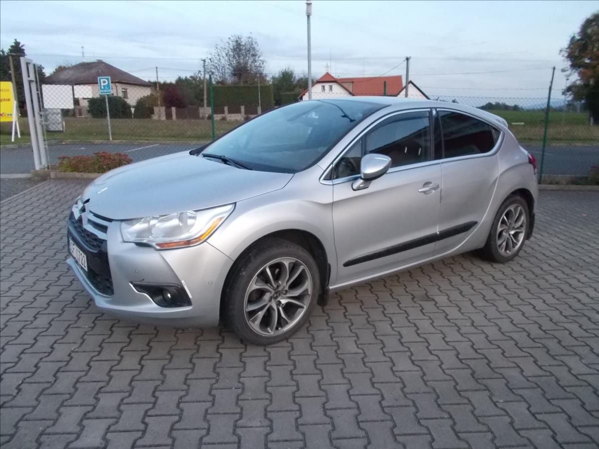 Citroën DS4, 1,6 16V AUT 1.MAJITEL NOVÁ STK - fotka 3
