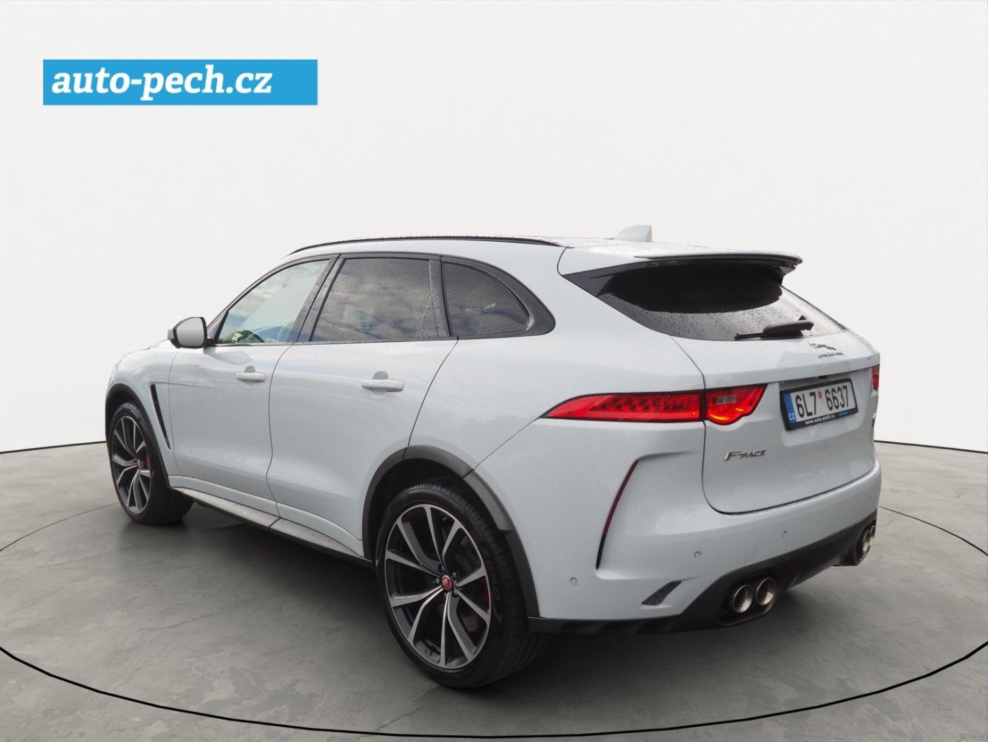 Jaguar F-Pace, 5.0 SVR 550HP, Plný servis - fotka 2