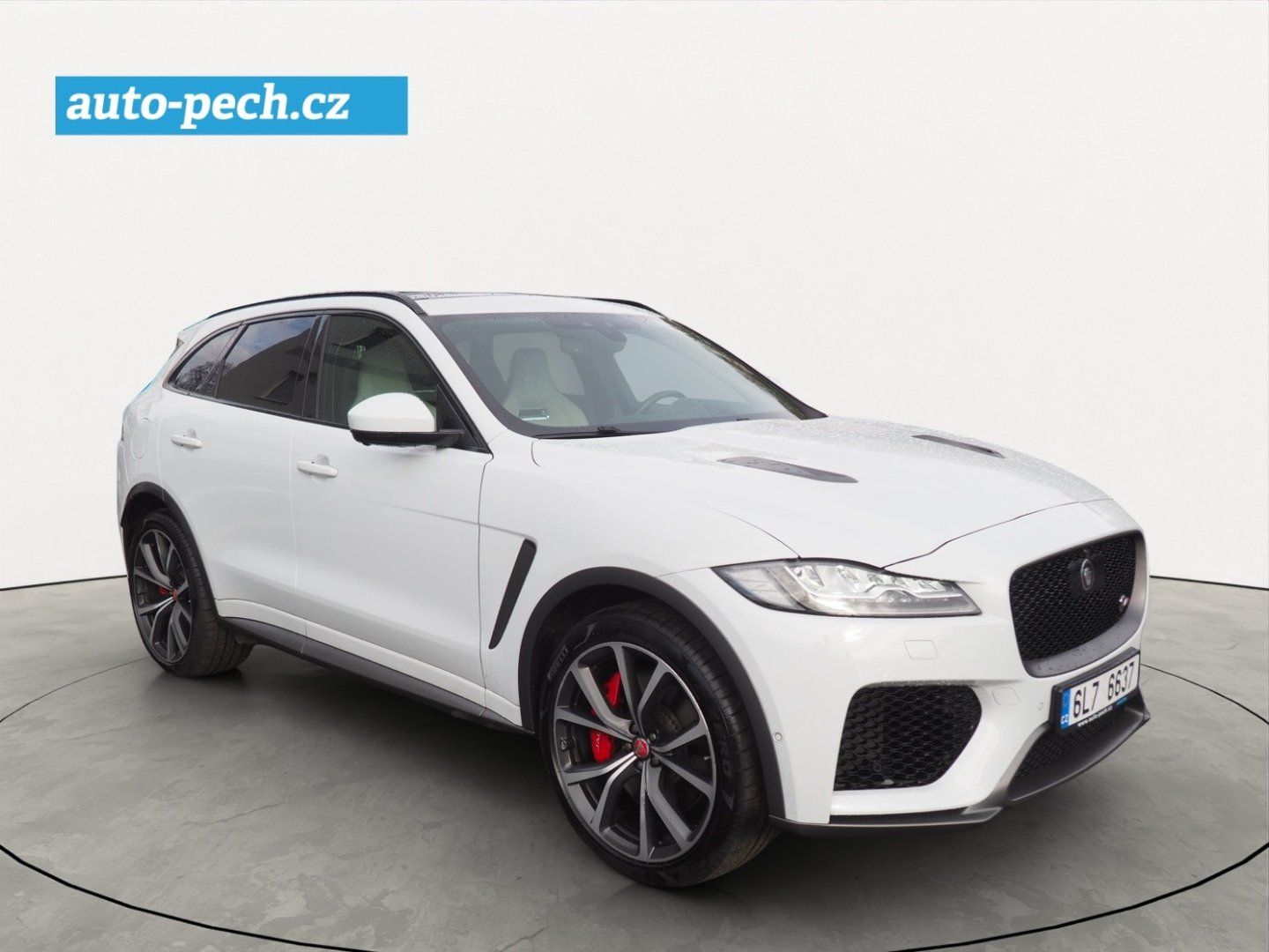Jaguar F-Pace, 5.0 SVR 550HP, Plný servis - fotka 5