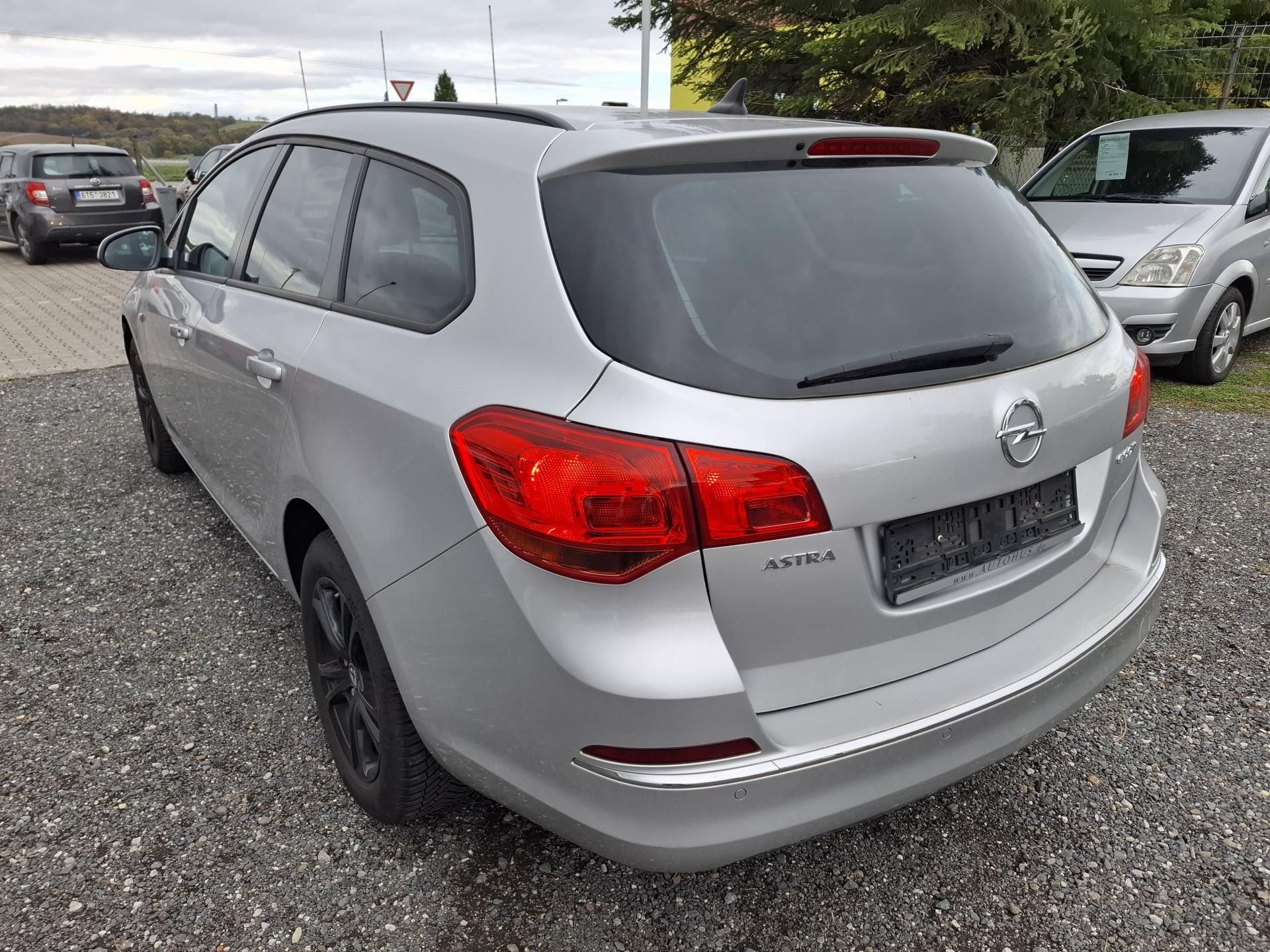 Opel Astra, 1,6 CDTI ECOFlex - fotka 3