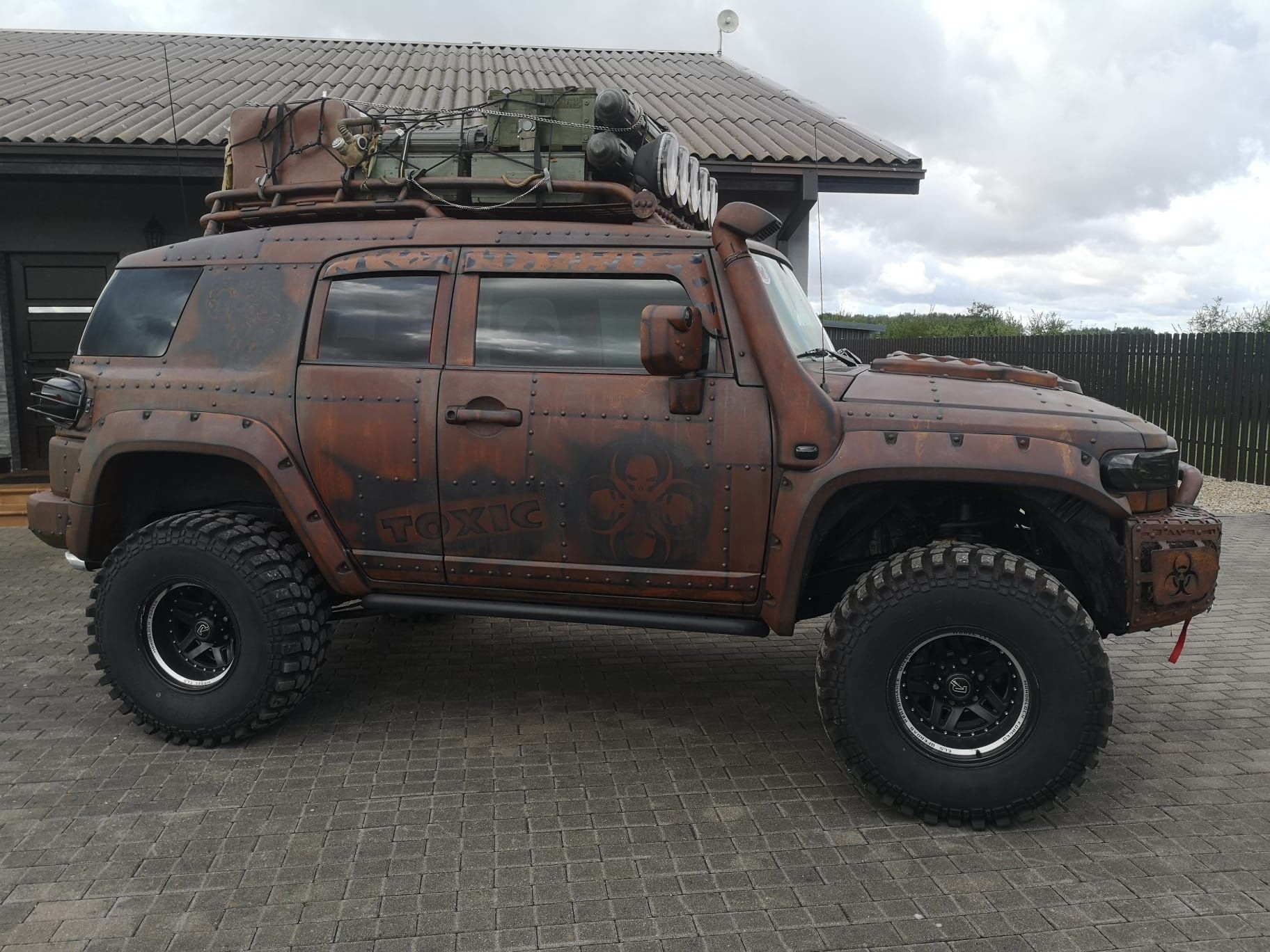 Toyota FJ Cruiser, Custom Toxic Muertos Top Stav - fotka 6