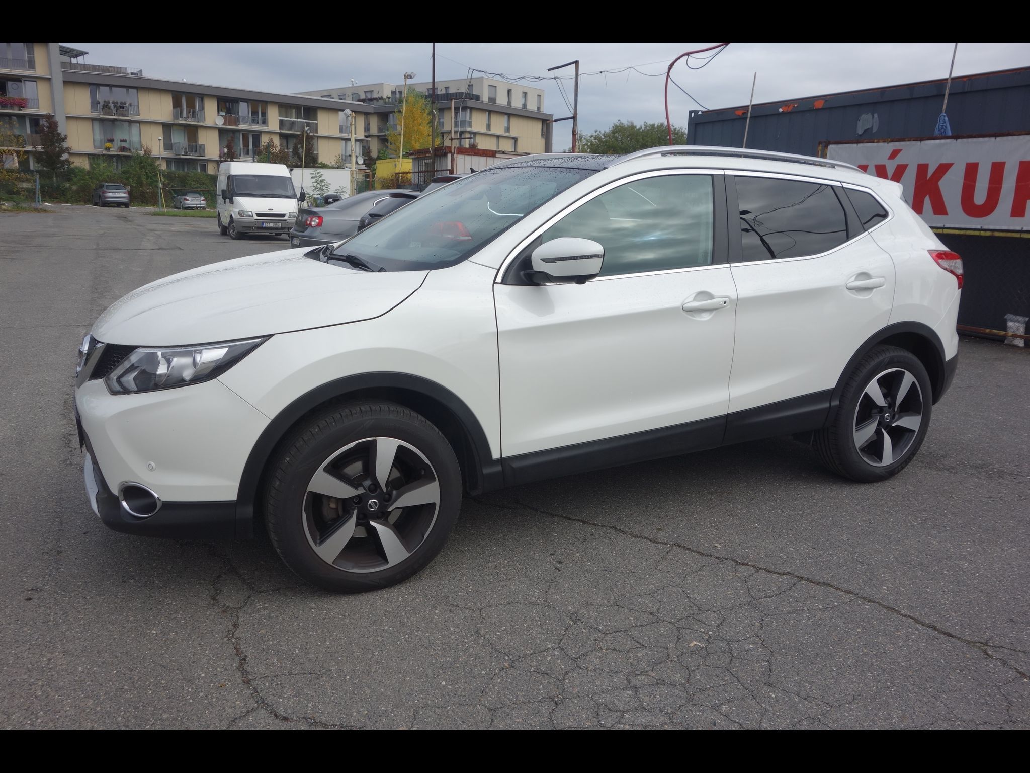 Nissan Qashqai, 1,6DIG-T 120kW ČR! 1.MAJ.! - fotka 4