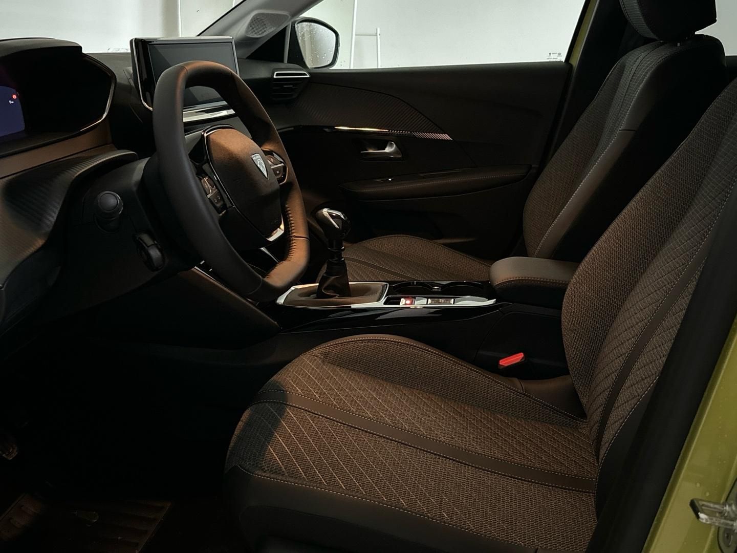 Peugeot 208, Allure PureTech 100 S&S MAN6 - fotka 6