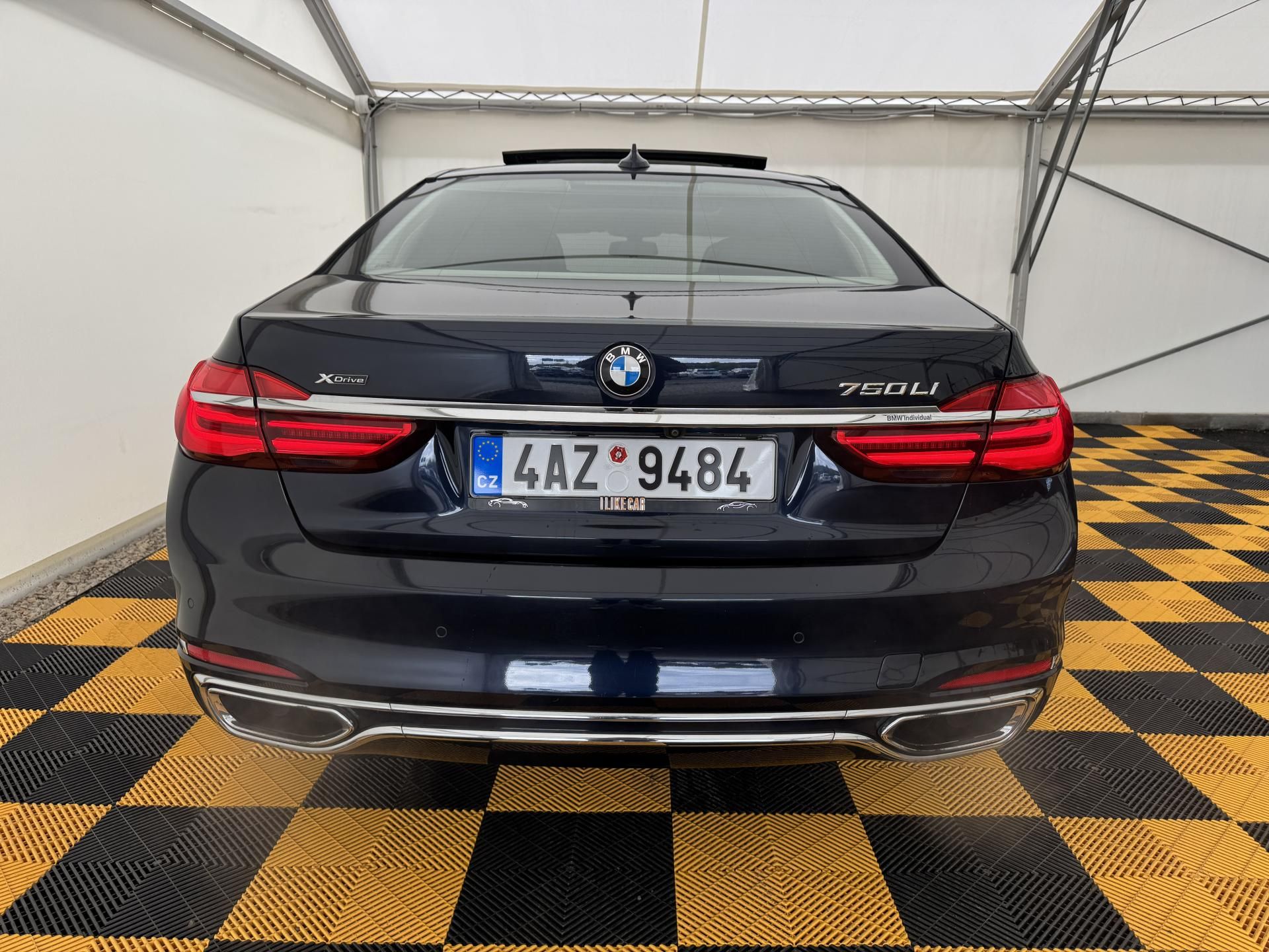 BMW Řada 7, 750iL*V8*4-mistna* 4x4*CZ* - fotka 6