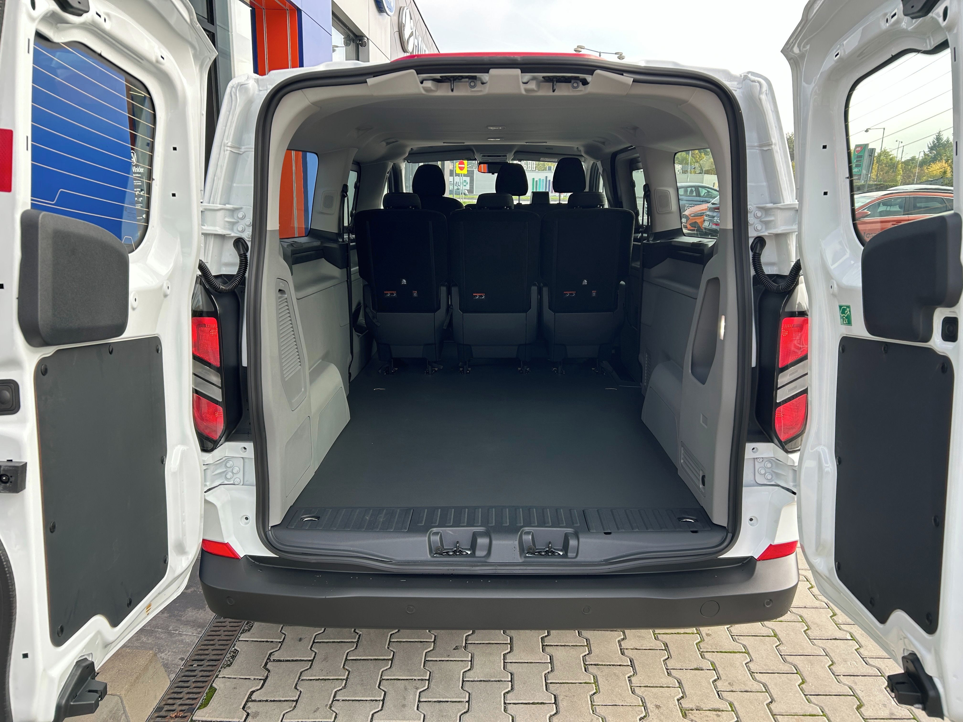 Ford Transit Custom, 2.0 EcoBlue 100kW Trend 320 L2 - fotka 6