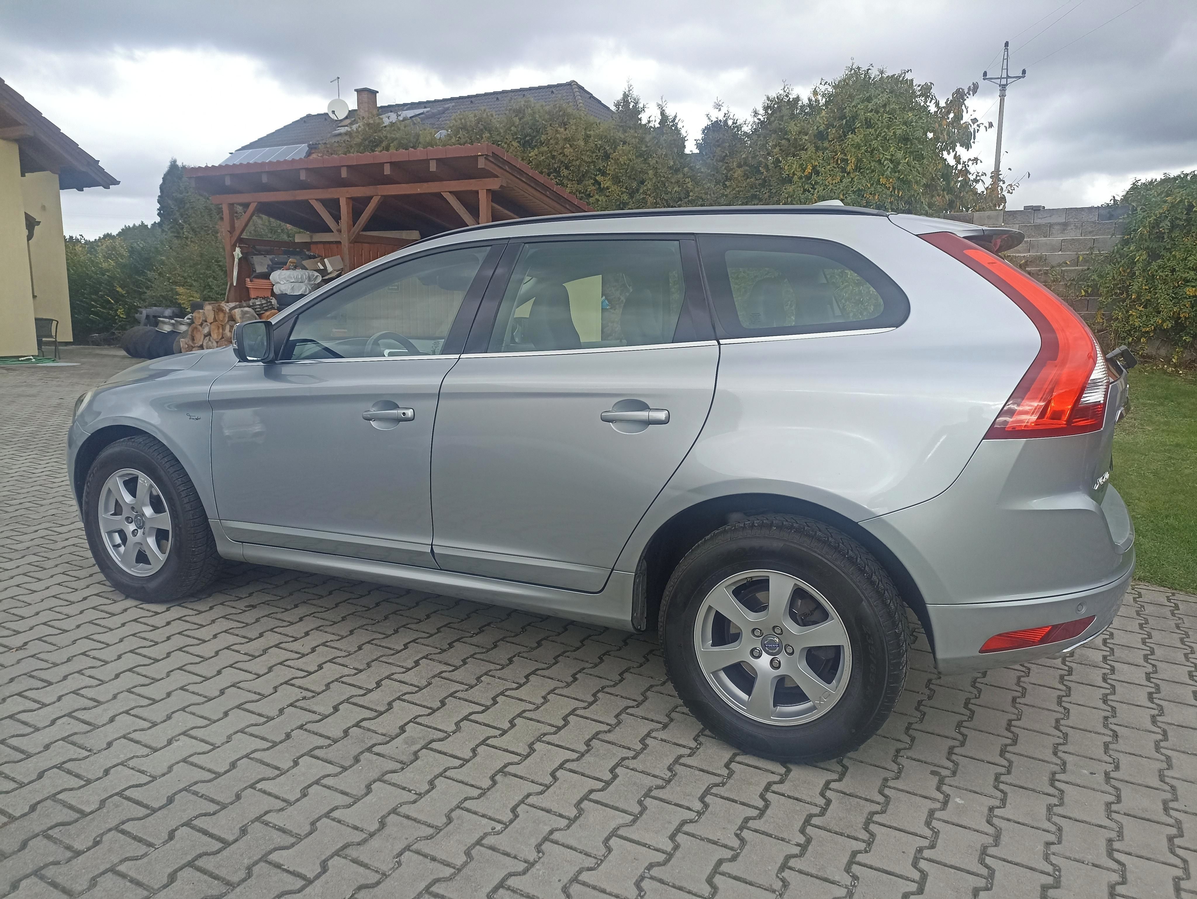 Volvo XC60, D4,man.,2wd, DPH - fotka 2