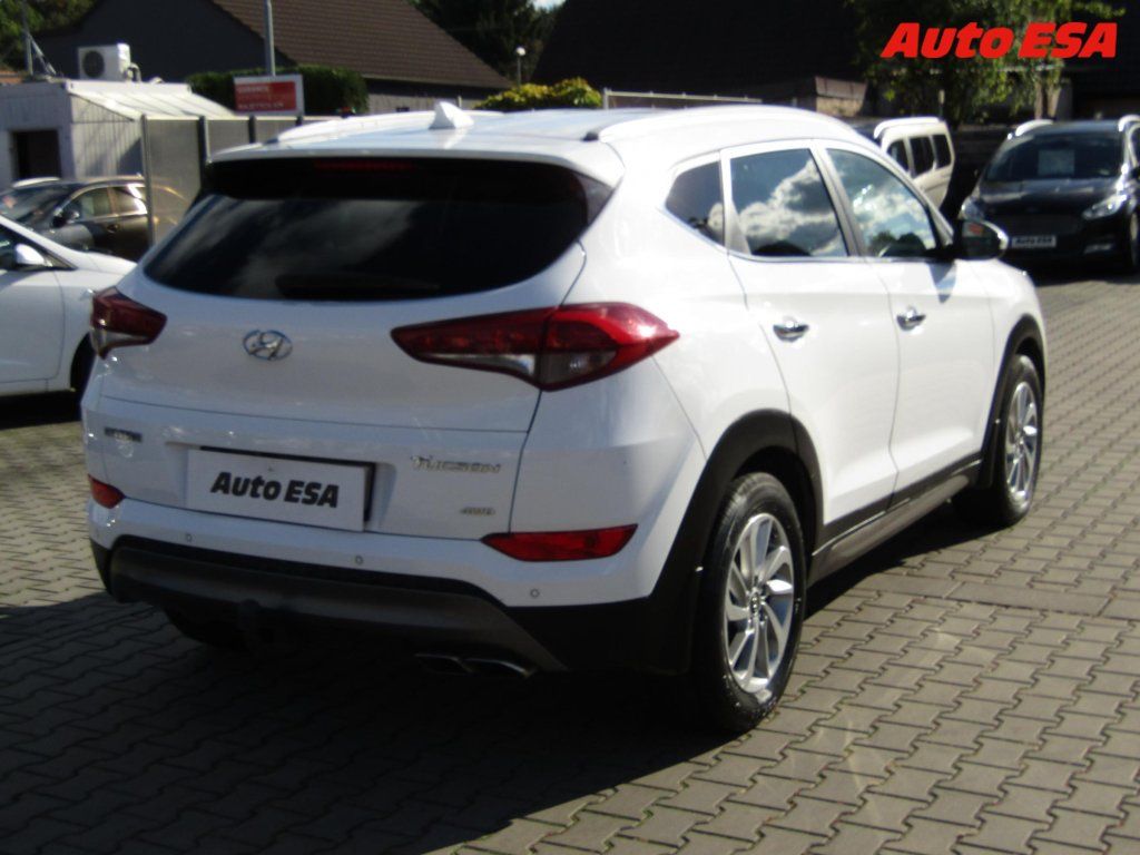 Hyundai Tucson, 2.0 CRDi 4x4,ČR,AT,navi - fotka 4