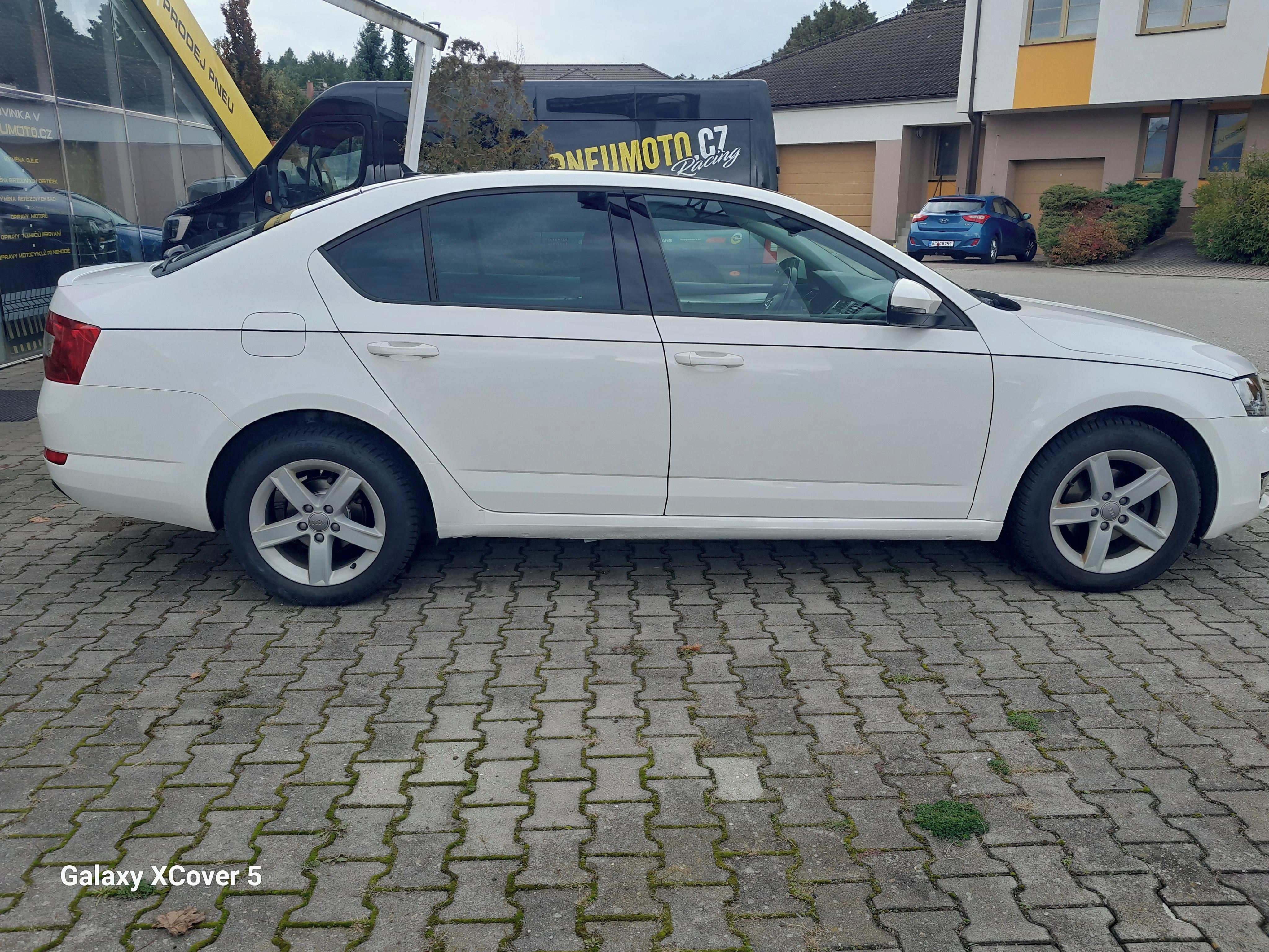 Škoda Octavia, 1.2TSI Elegance, 77kW, CZ - fotka 6