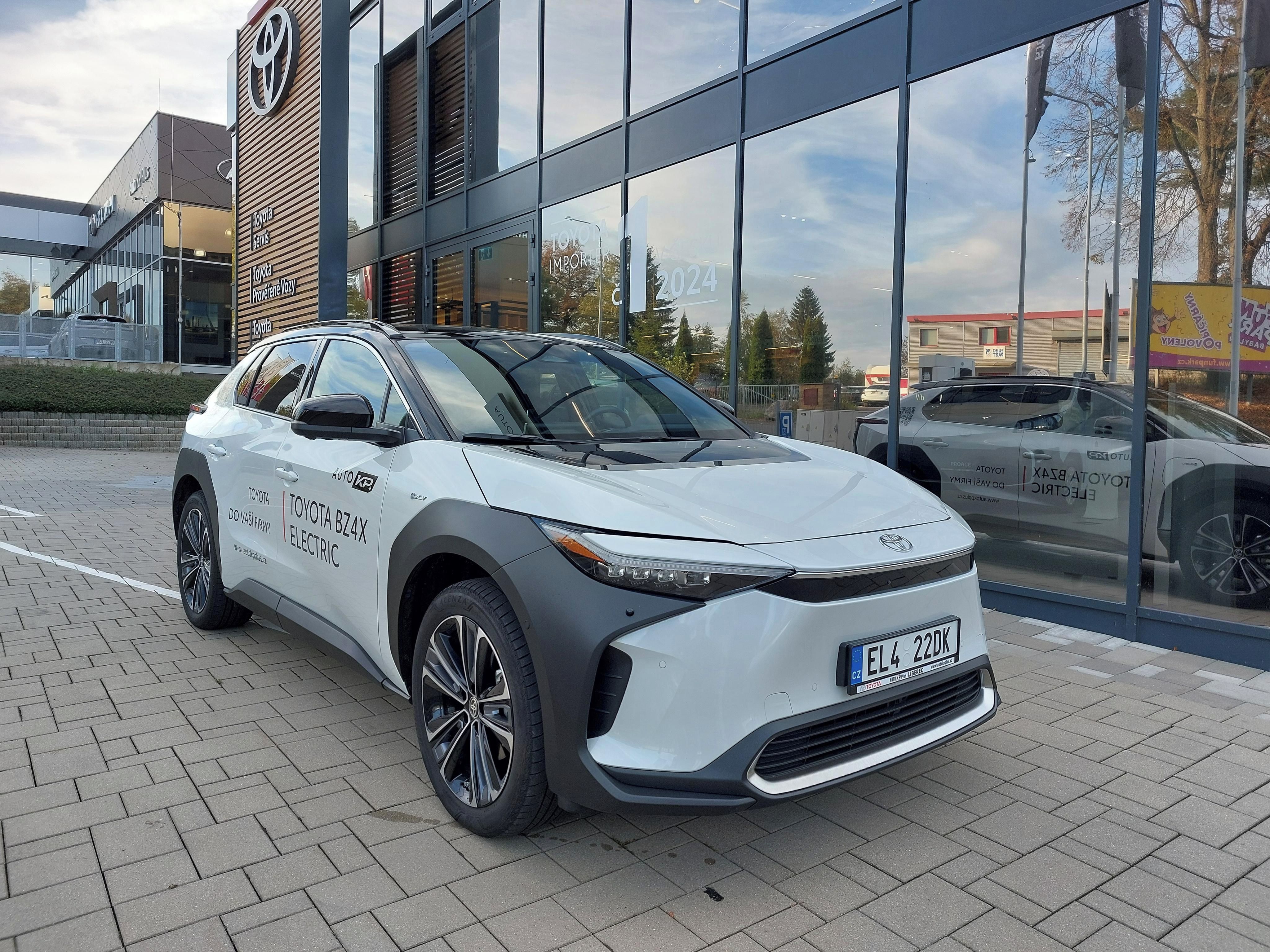Toyota bZ4X, 4x4 executive