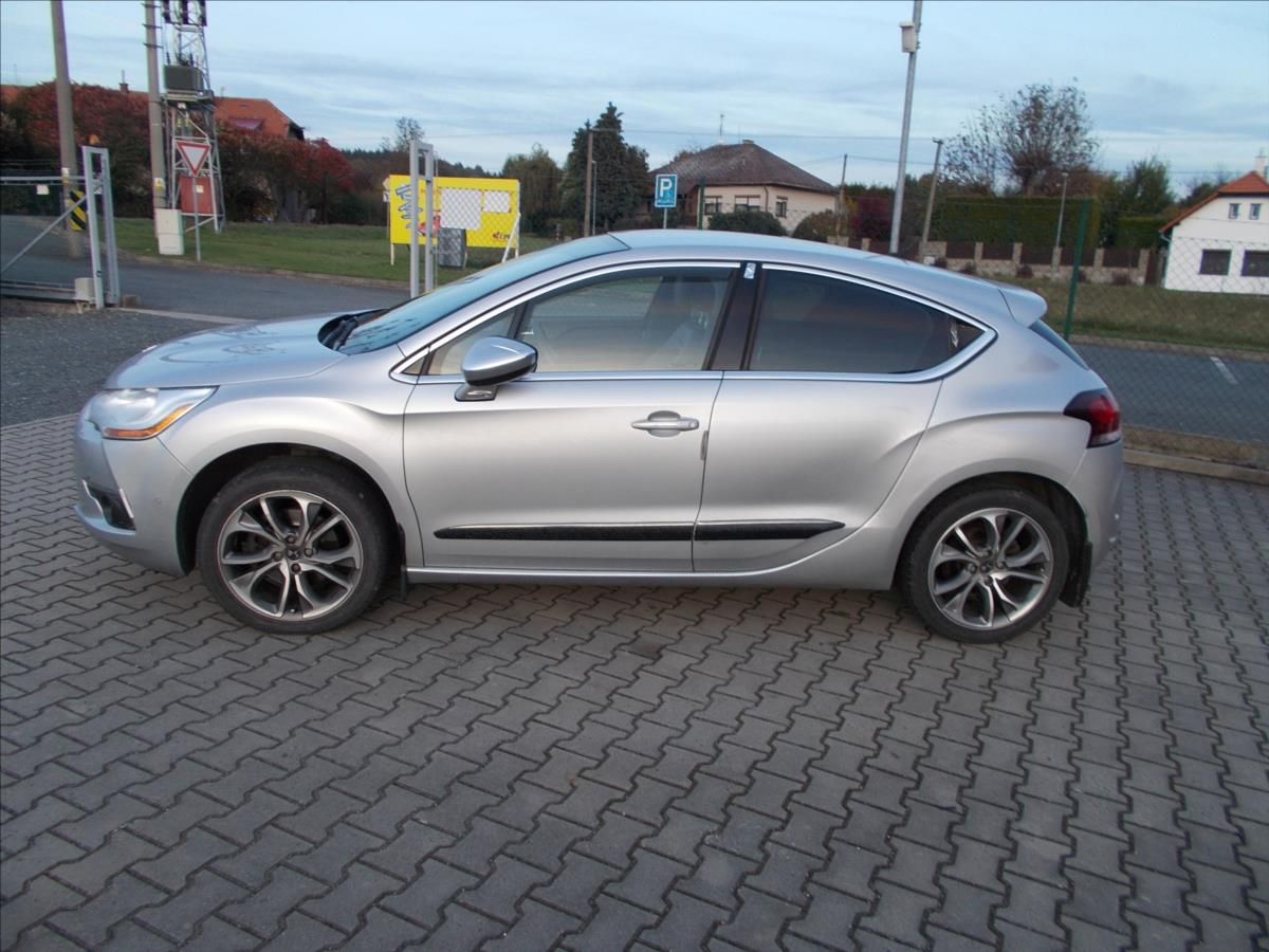Citroën DS4, 1,6 16V AUT 1.MAJITEL NOVÁ STK - fotka 4