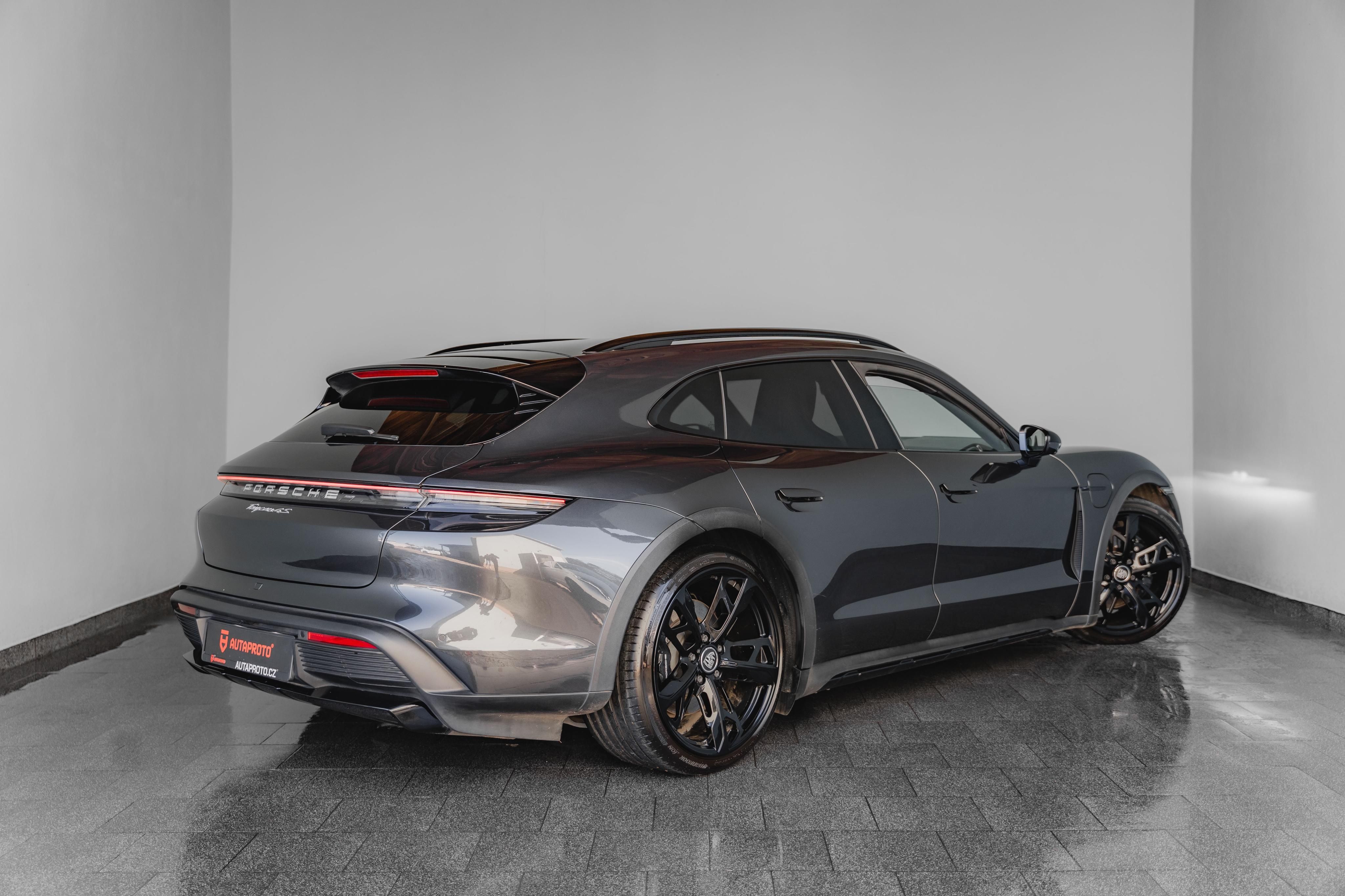 Porsche Taycan, 4S*Cross*Turismo*1m*CZ*R21 - fotka 4
