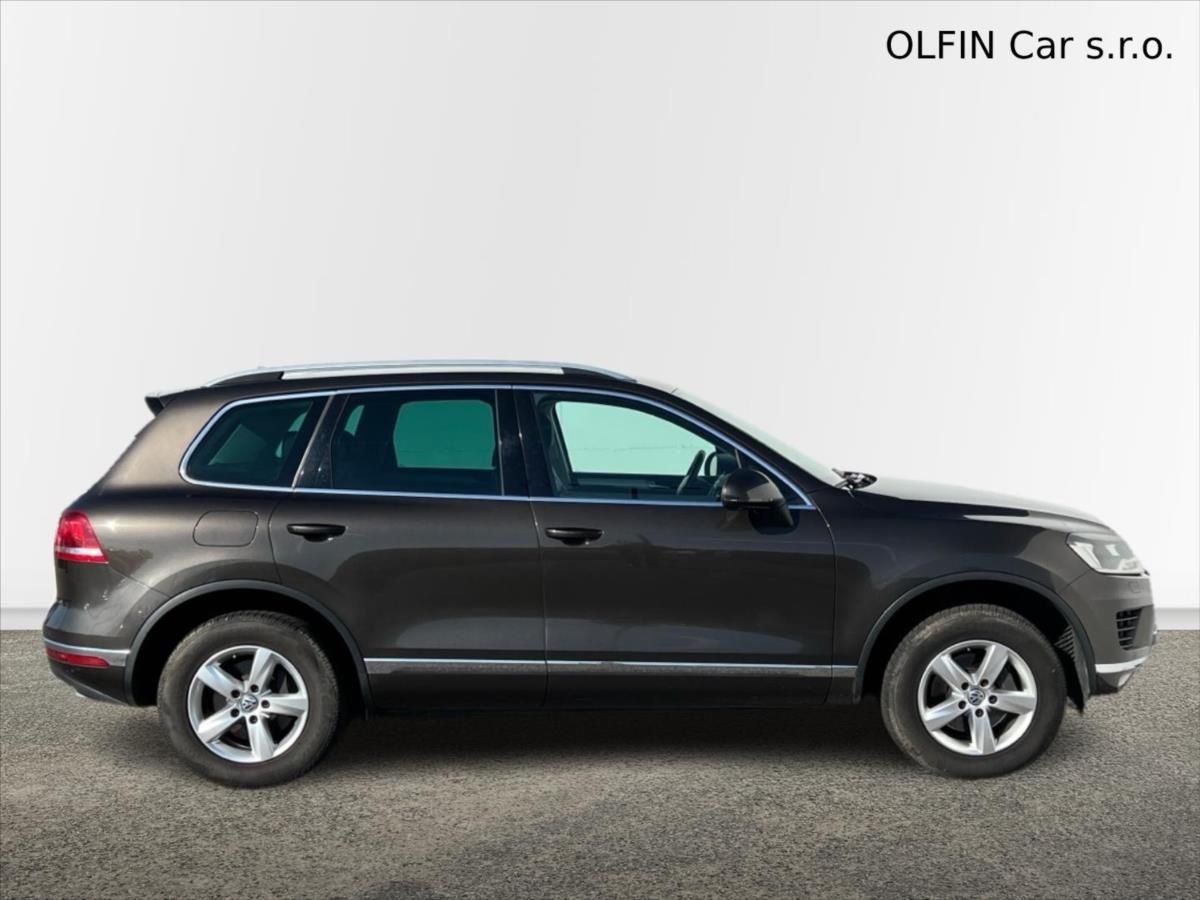 Volkswagen Touareg, 3,0 TDi V6 4x4 - fotka 3