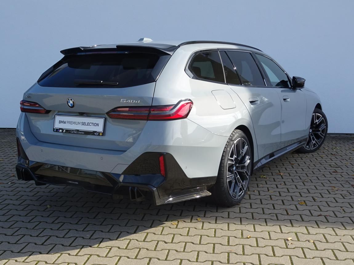 BMW Řada 5, 540d xDrive Touring - fotka 3