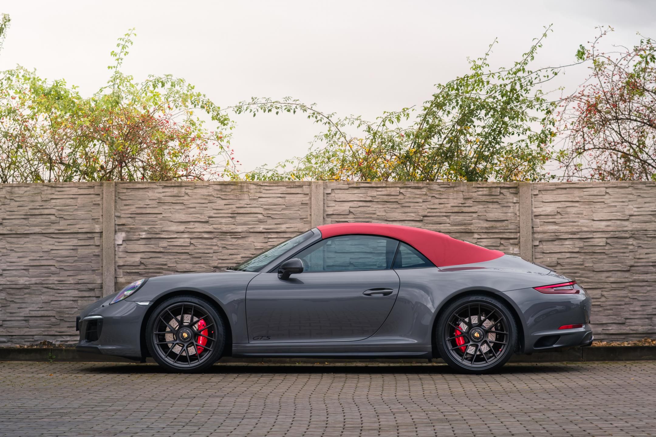 Porsche 911, Carrera 4 GTS Lift 331kWCabrio - fotka 6