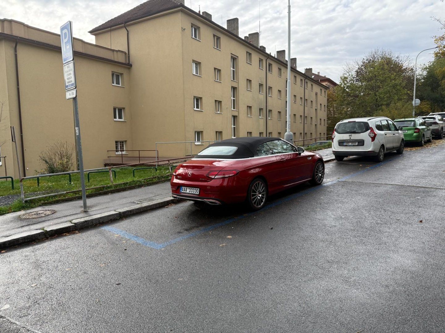 Mercedes-Benz Třídy C, C 300 190 Kw 4 MATIC - fotka 5