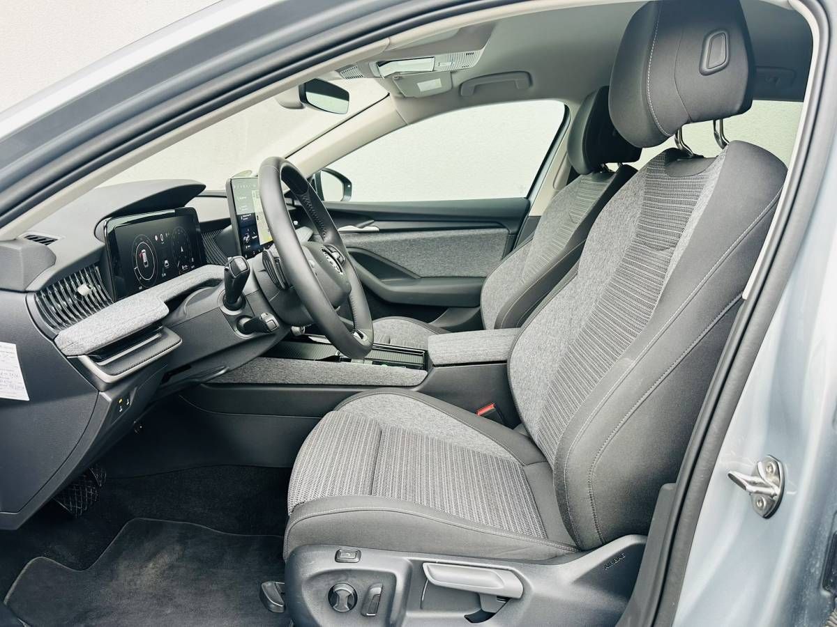 Škoda Superb, Combi Selection 2,0TDI 110kW D - fotka 6
