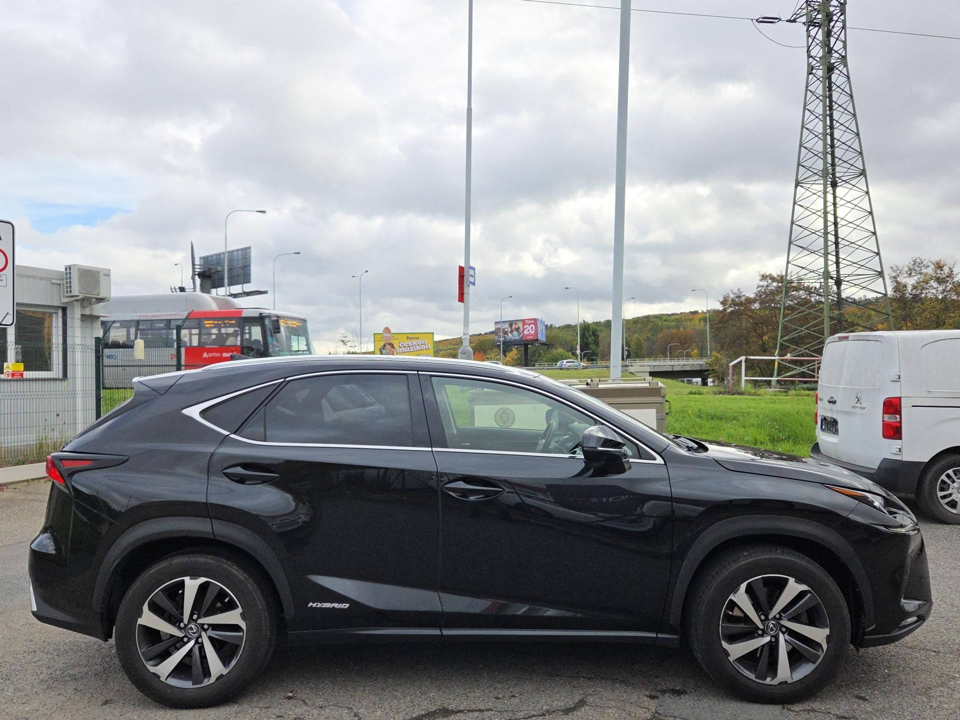 Lexus NX 300h, na splátky všem od 10%akontace - fotka 4
