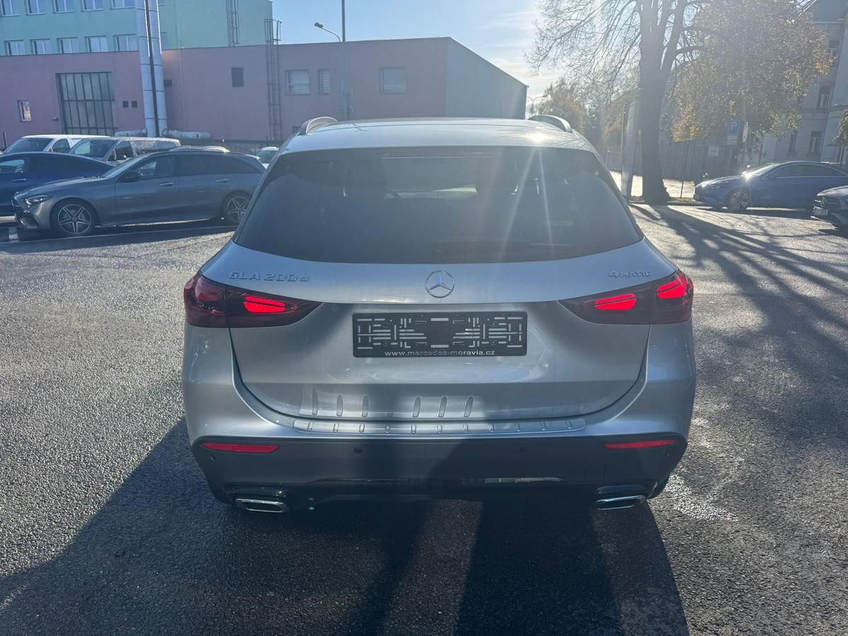 Mercedes-Benz GLA, 200 d 4MATIC - fotka 6