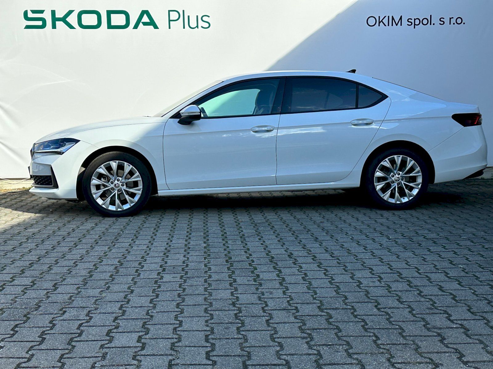 Škoda Superb, 2.0 TDI 110kW Selection DSG - fotka 3