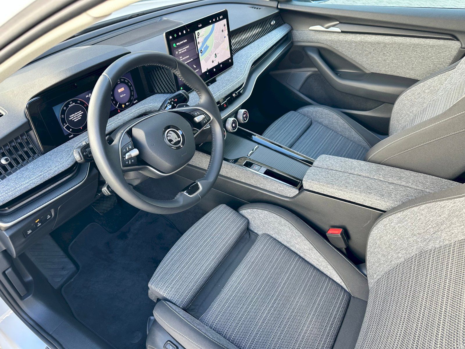 Škoda Superb, 2.0 TDI 110kW Selection DSG - fotka 6