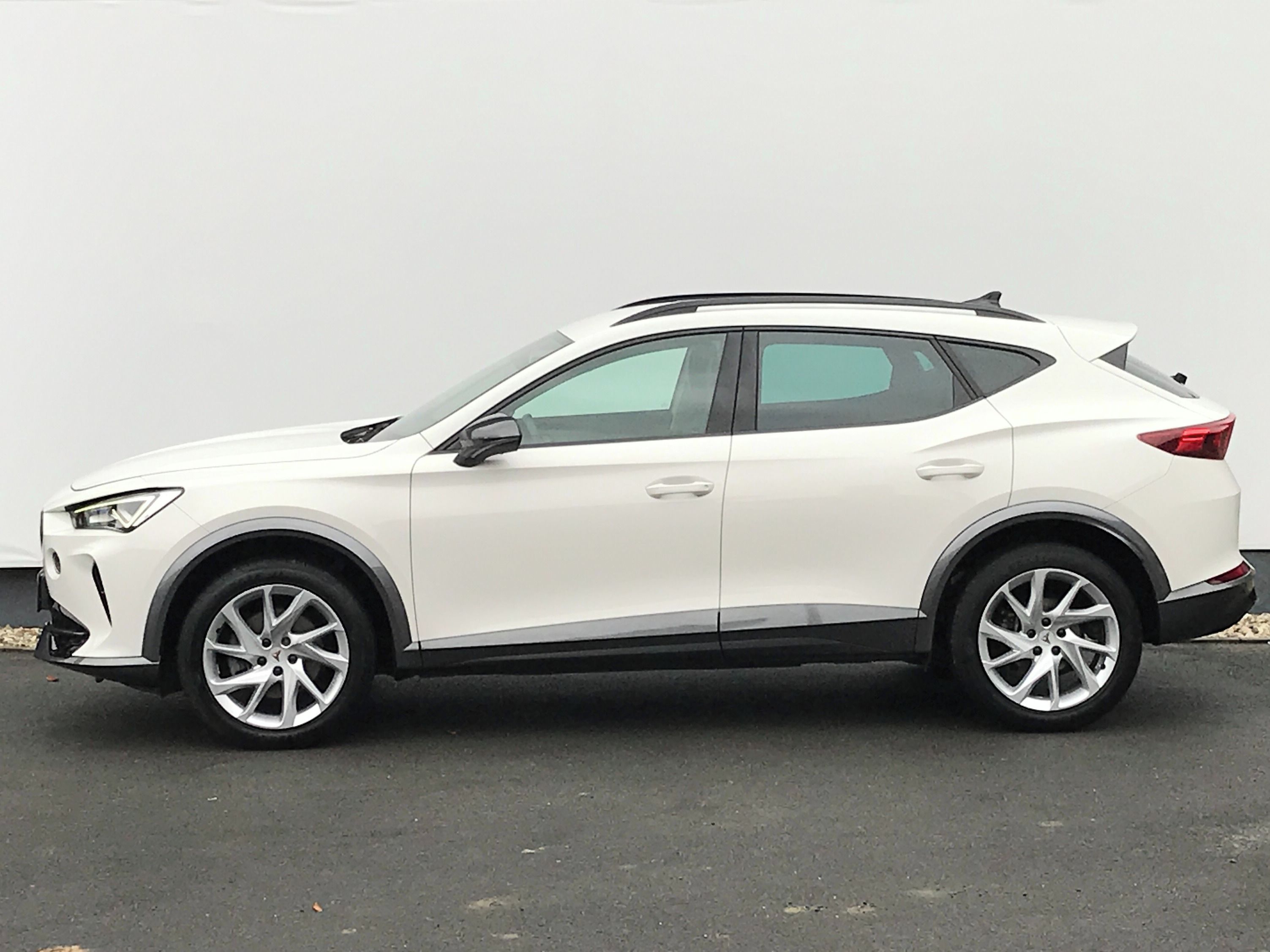 Cupra Formentor, 1.5TSi 110kW 6°M+KAMERA - fotka 3