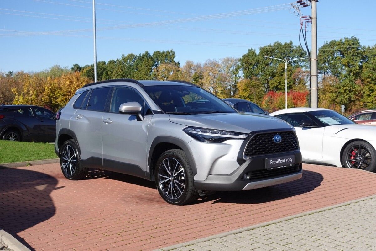 Toyota Corolla Cross, ZLEVNĚNO 2,0HSD Style Tech - fotka 3