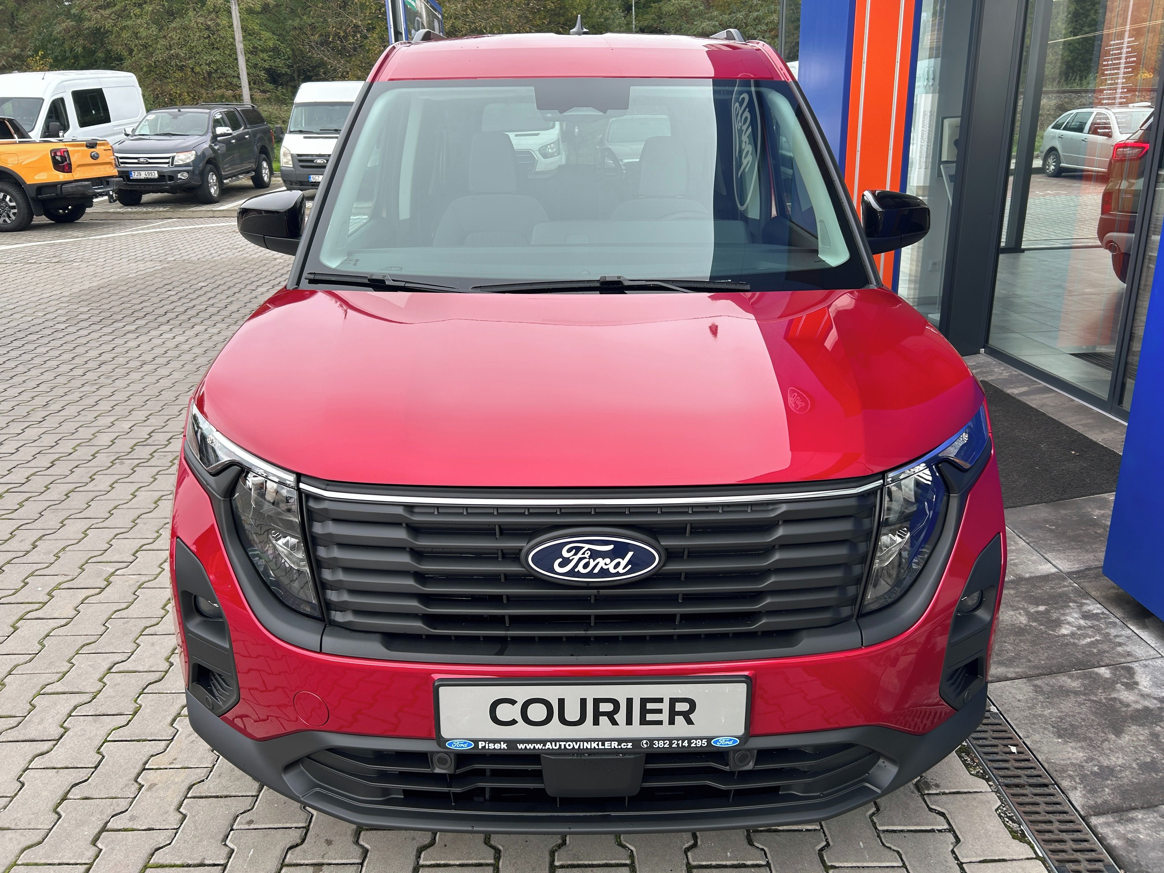 Ford Tourneo Courier, Titanium 1.0 EcoBoost 7.st AT - fotka 2