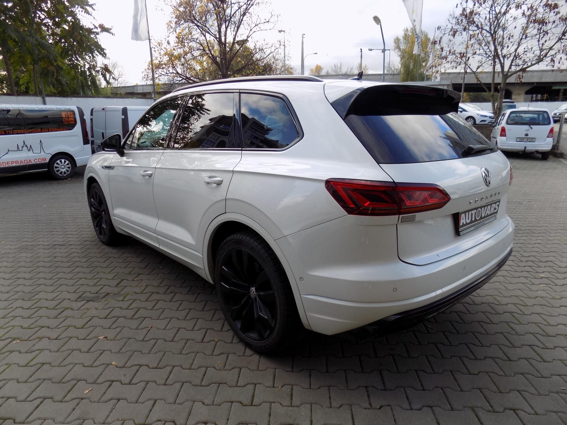 Volkswagen Touareg, 4.0 V8 TDI R- Line - fotka 5
