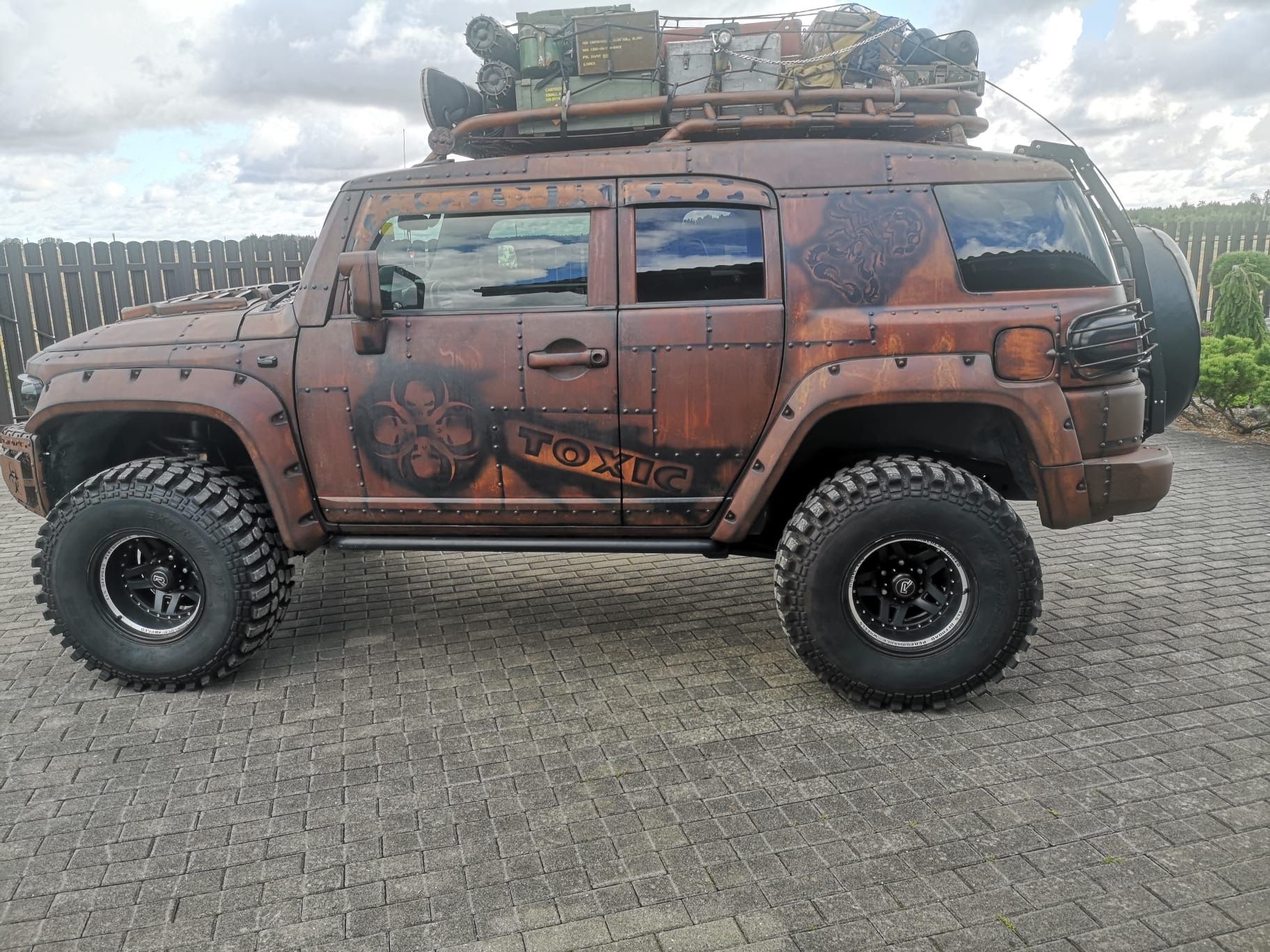 Toyota FJ Cruiser, Custom Toxic Muertos Top Stav - fotka 3