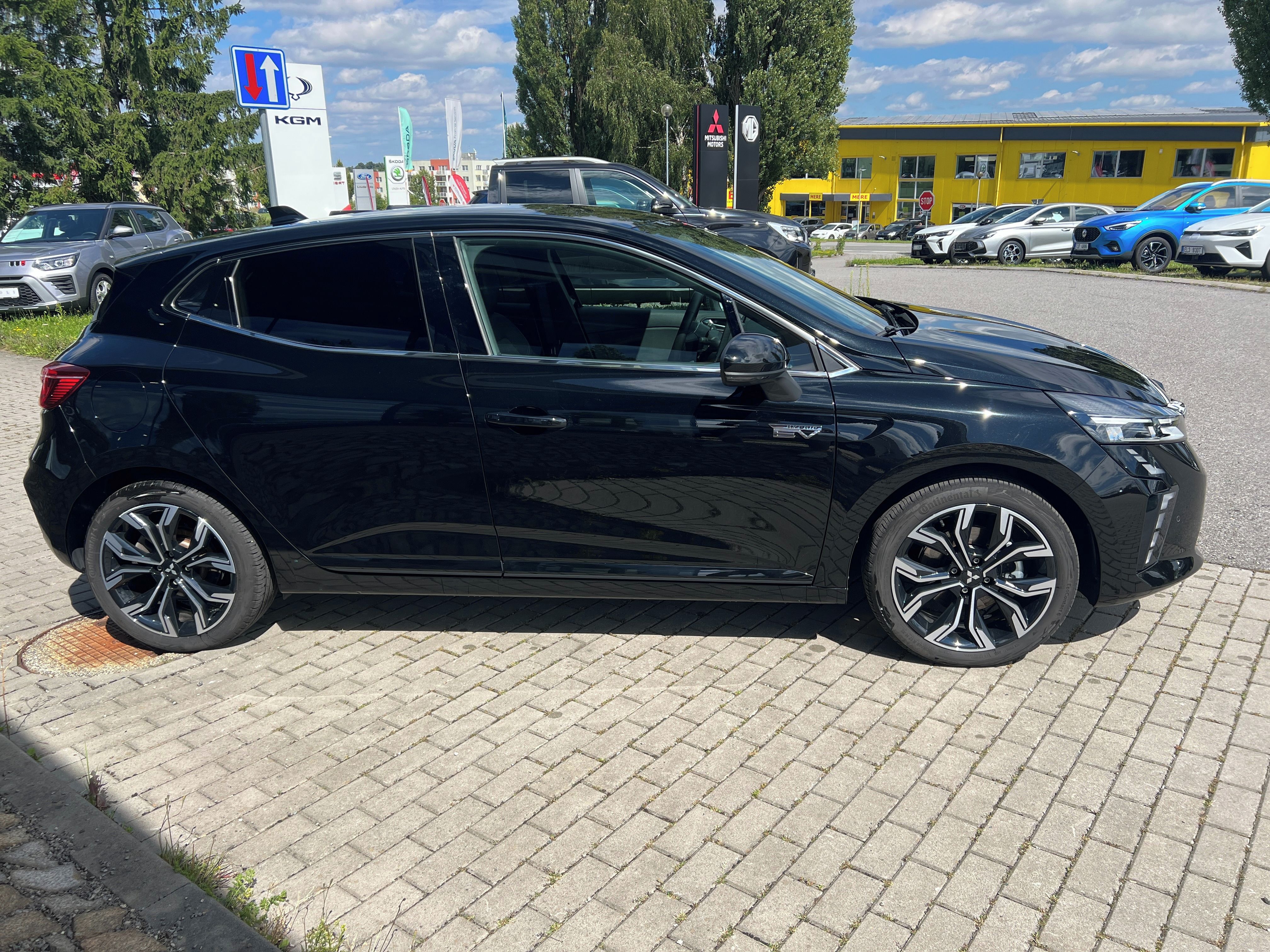 Mitsubishi Colt, 1,6 HEV INTENSE+ 2WD AT SLEVA - fotka 4