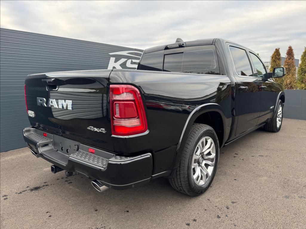 RAM 1500, 5,7 V8 Hemi  Longhorn Crew Cab - fotka 6