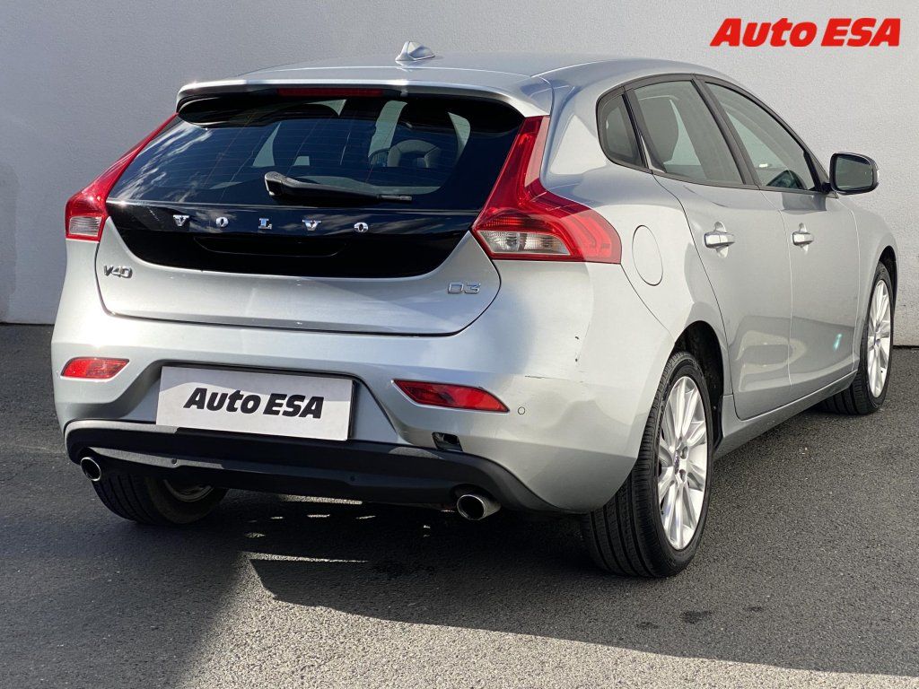 Volvo V40, 2.0D,AT - fotka 4