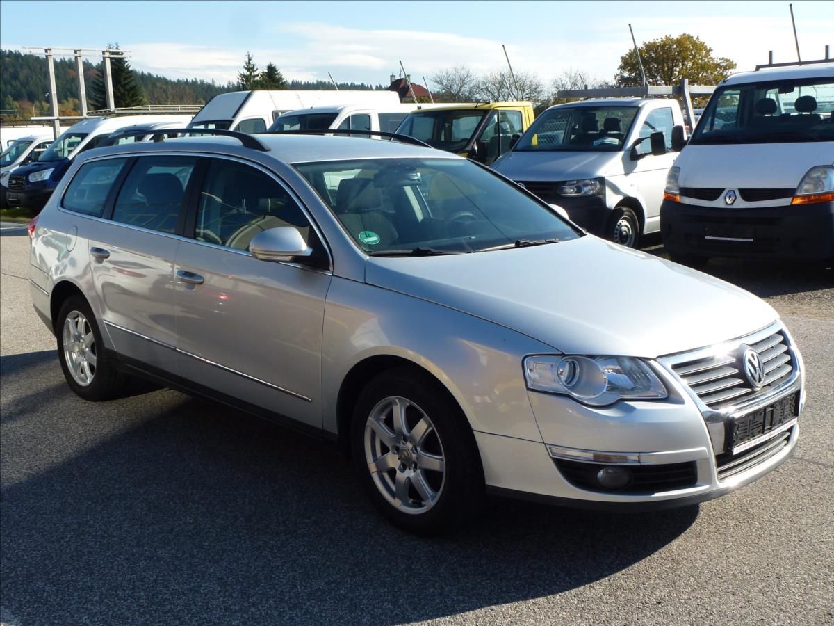 Volkswagen Passat, 2,0 TDi  Comfort - fotka 6