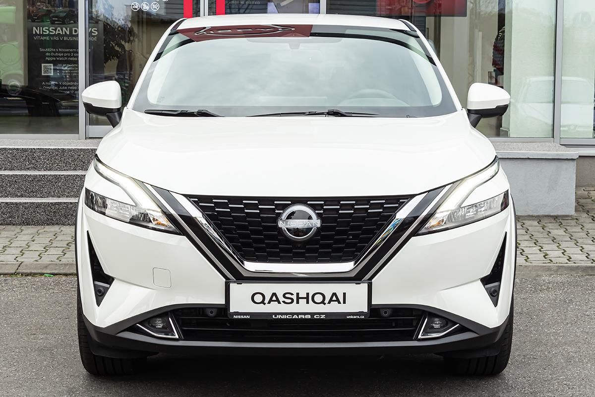 Nissan Qashqai, 1,3 DIG-T  X-TRONIC N-CONNECTA - fotka 2