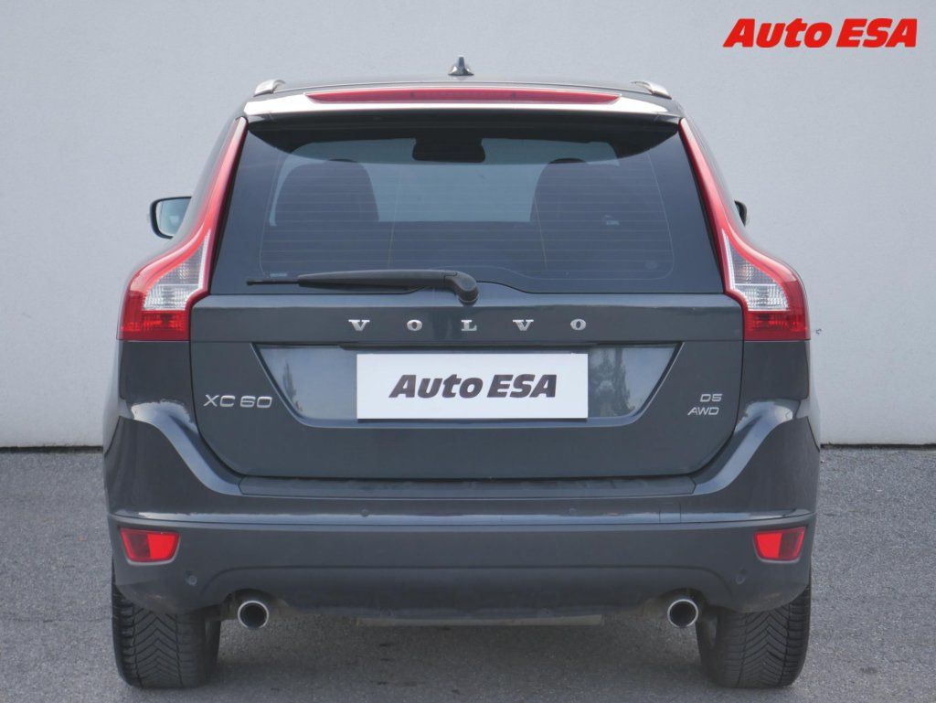 Volvo XC60, 2.4 D5 4x4,AT - fotka 5