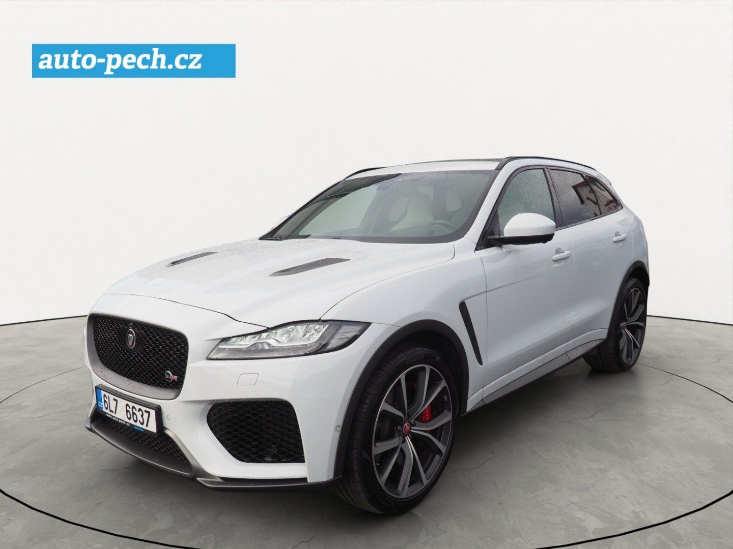 Jaguar F-Pace, 5.0 SVR 550HP, Plný servis