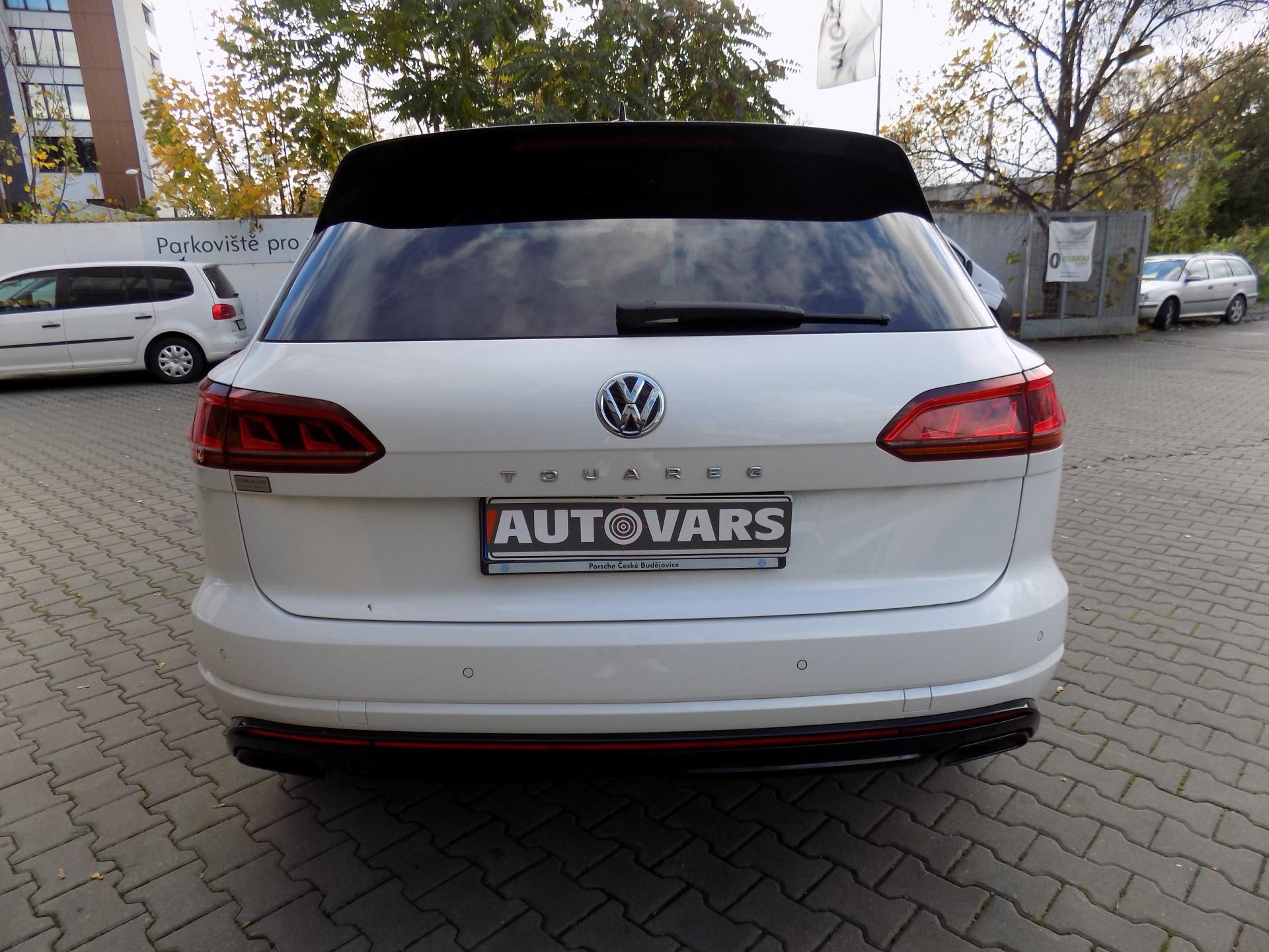 Volkswagen Touareg, 4.0 V8 TDI R- Line - fotka 6