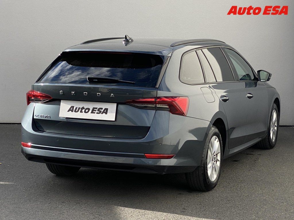 Škoda Octavia, 2.0 TDi,2.maj,ČR,Ambition - fotka 4