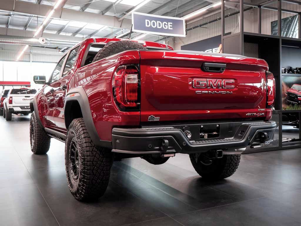 GMC Canyon, 2.7 AT4X 3"Lift 4WD AEV - fotka 3