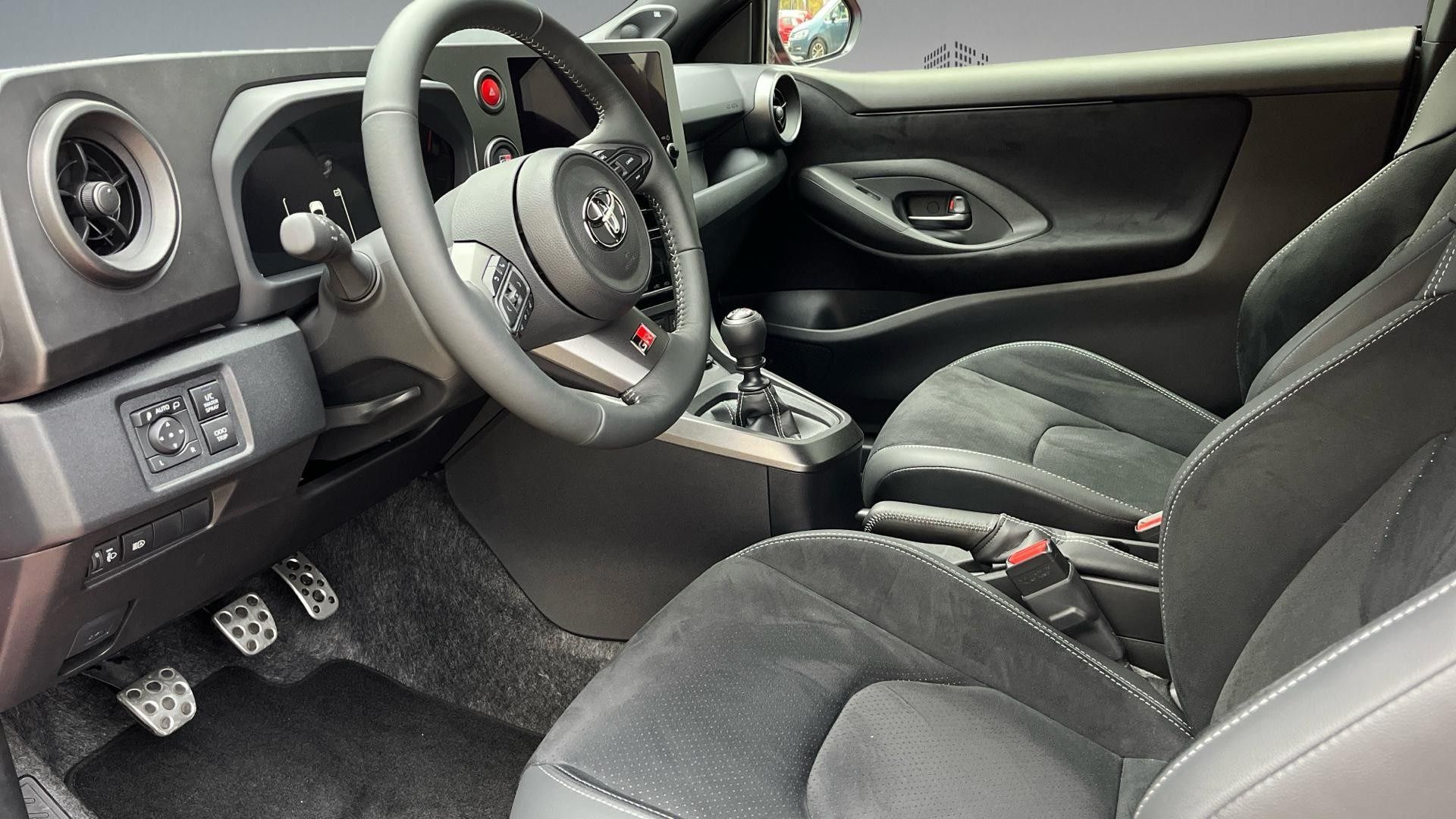 Toyota Yaris, GR 1,6L Turbo MC24 Dynamic + - fotka 6