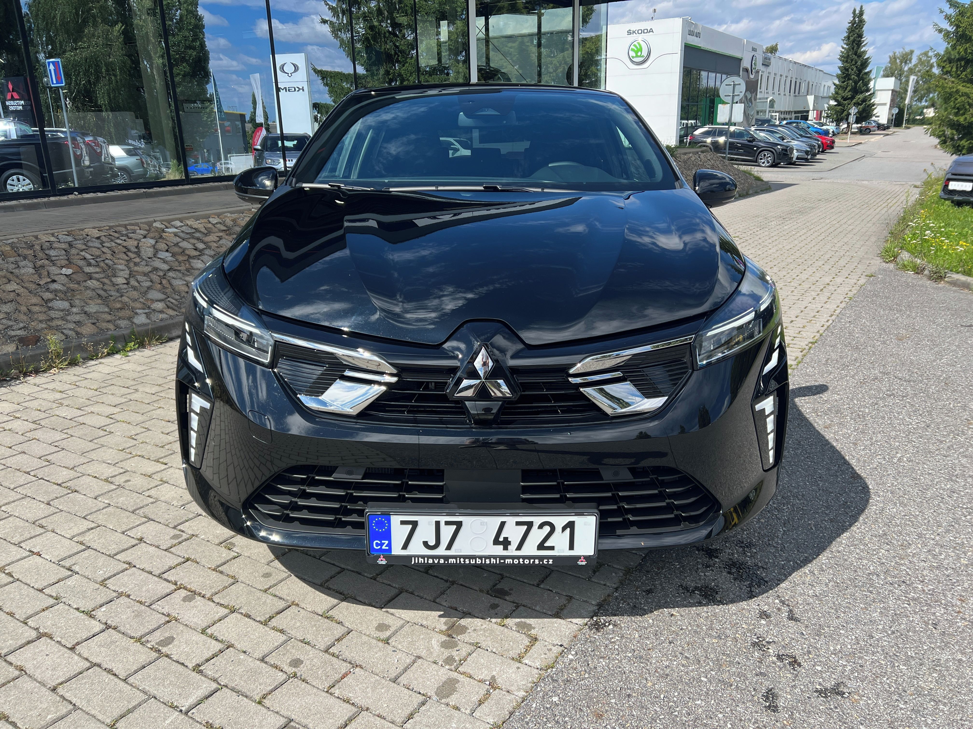 Mitsubishi Colt, 1,6 HEV INTENSE+ 2WD AT SLEVA - fotka 2