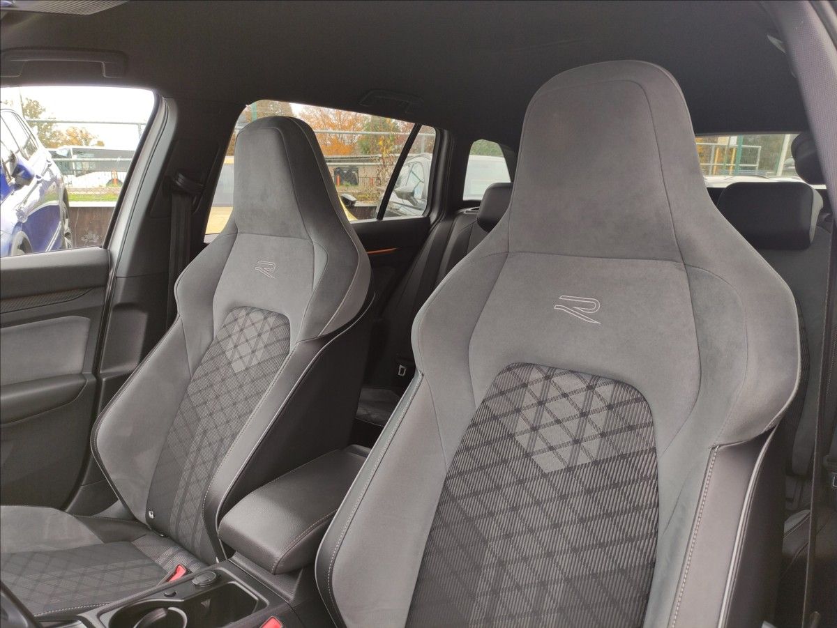 Volkswagen Golf, 1,5 TSi DSG R-Line *KAMERA*TAŽ - fotka 6