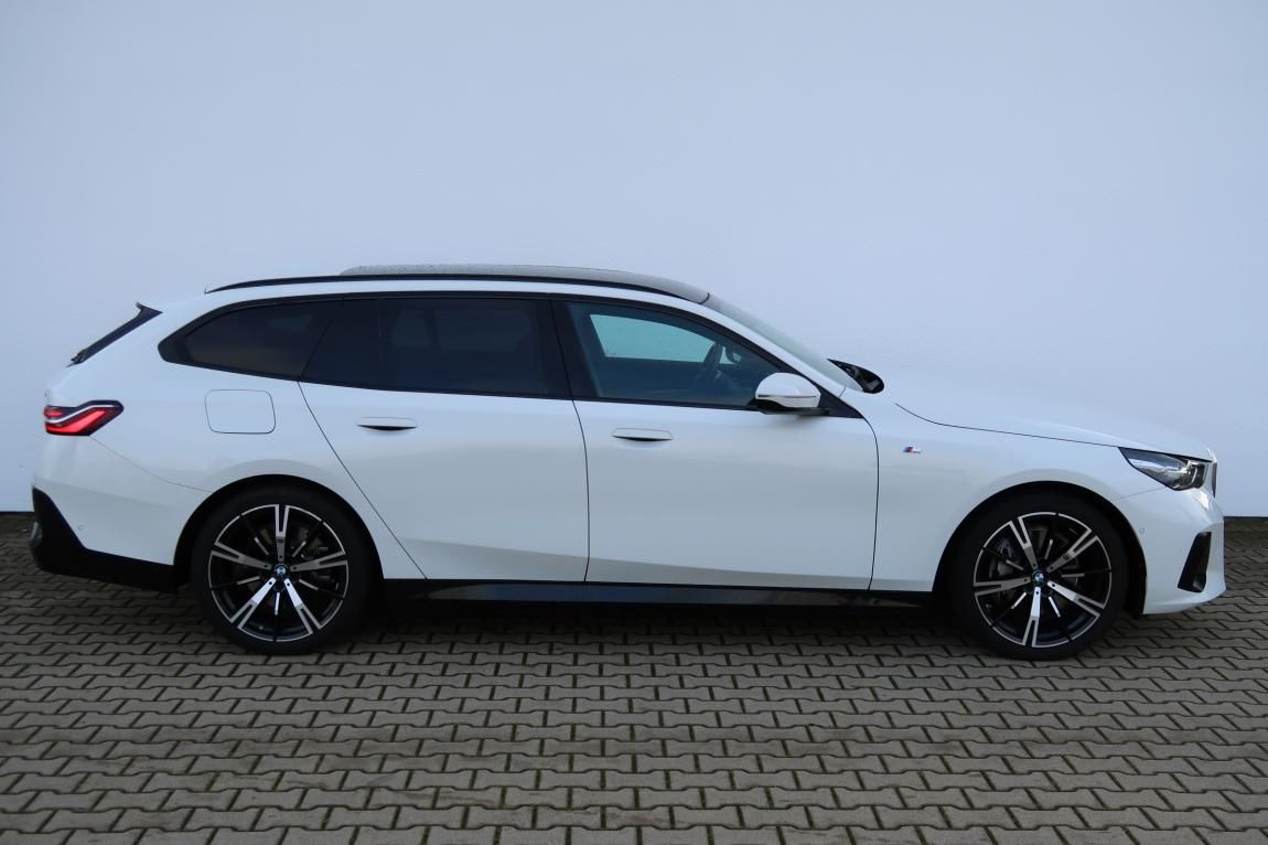 BMW Řada 5, 540d xDrive Touring - fotka 5