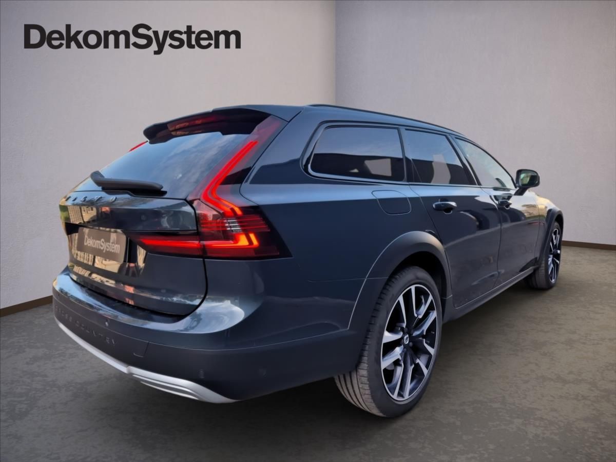 Volvo V90, 2,0 Cross Country B4 AWD diese - fotka 3