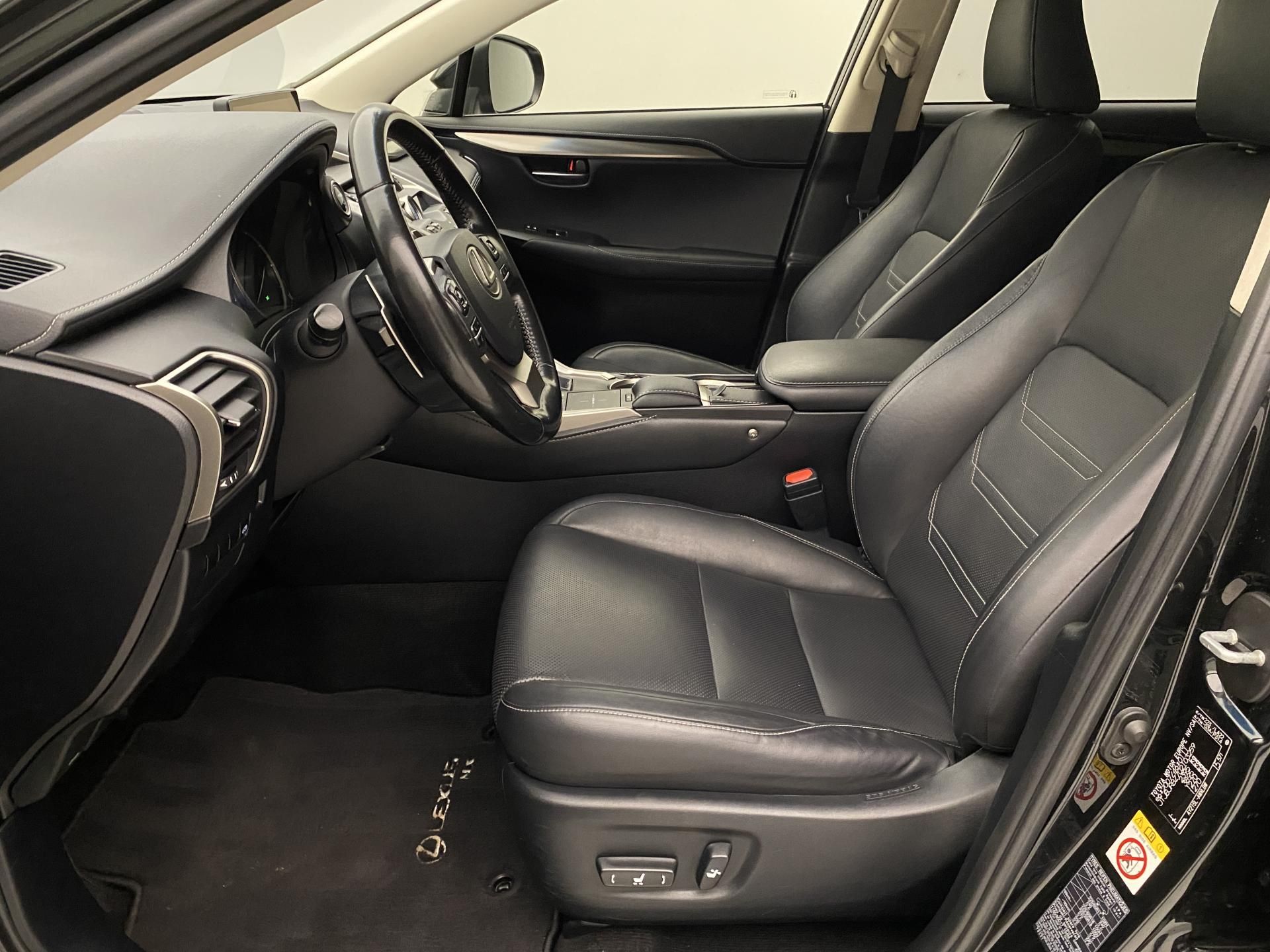 Lexus NX 300h, AWD AUT CZ - fotka 3