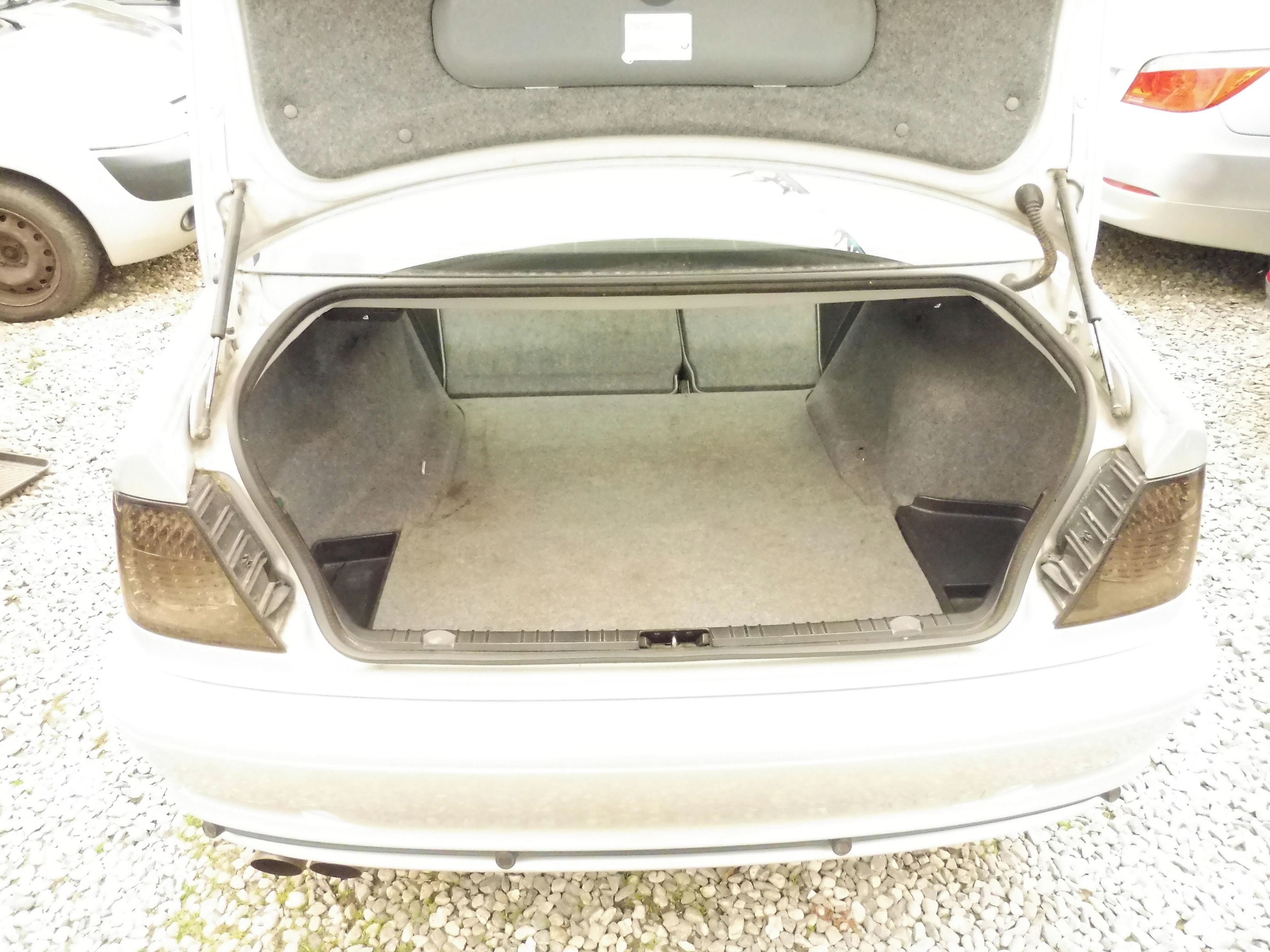 BMW Řada 3, 323 CI - fotka 6