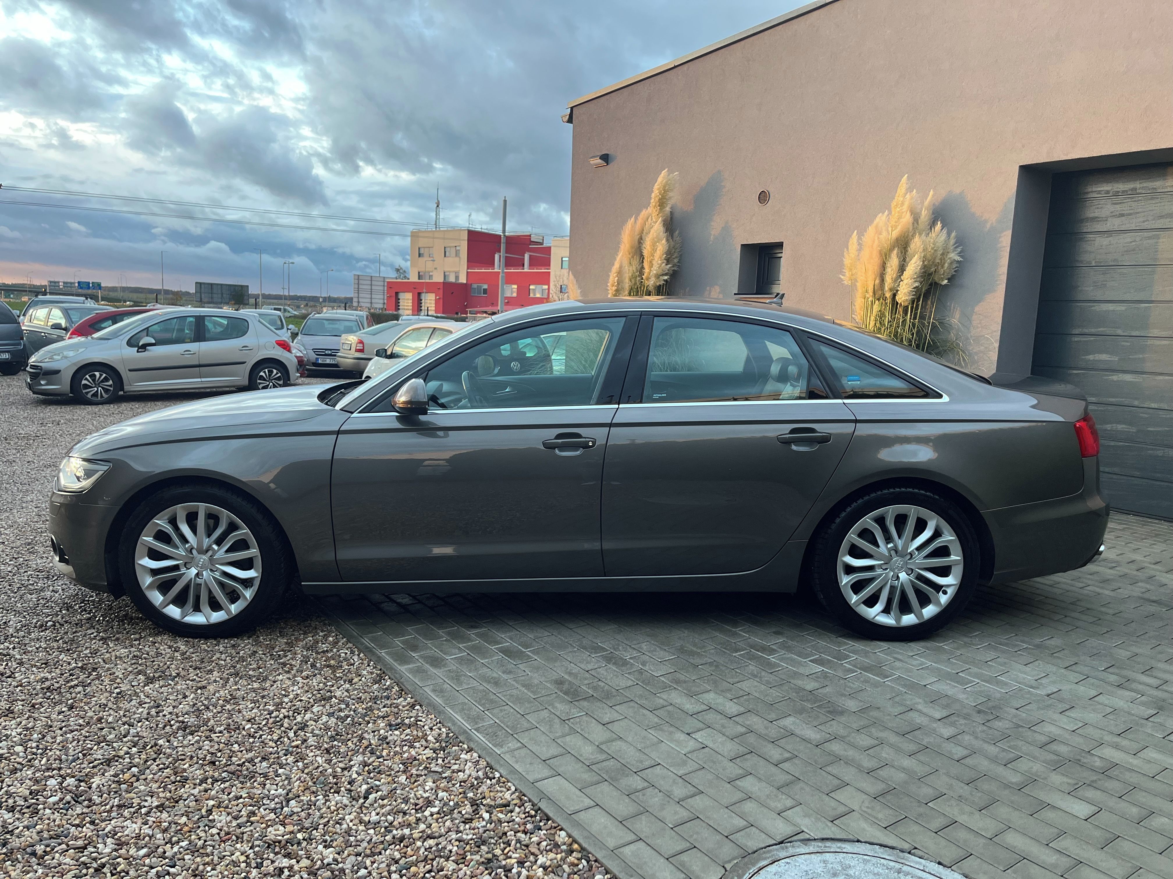 Audi A6, 3.0 TDI 180KW QUATTRO, Výbava - fotka 6
